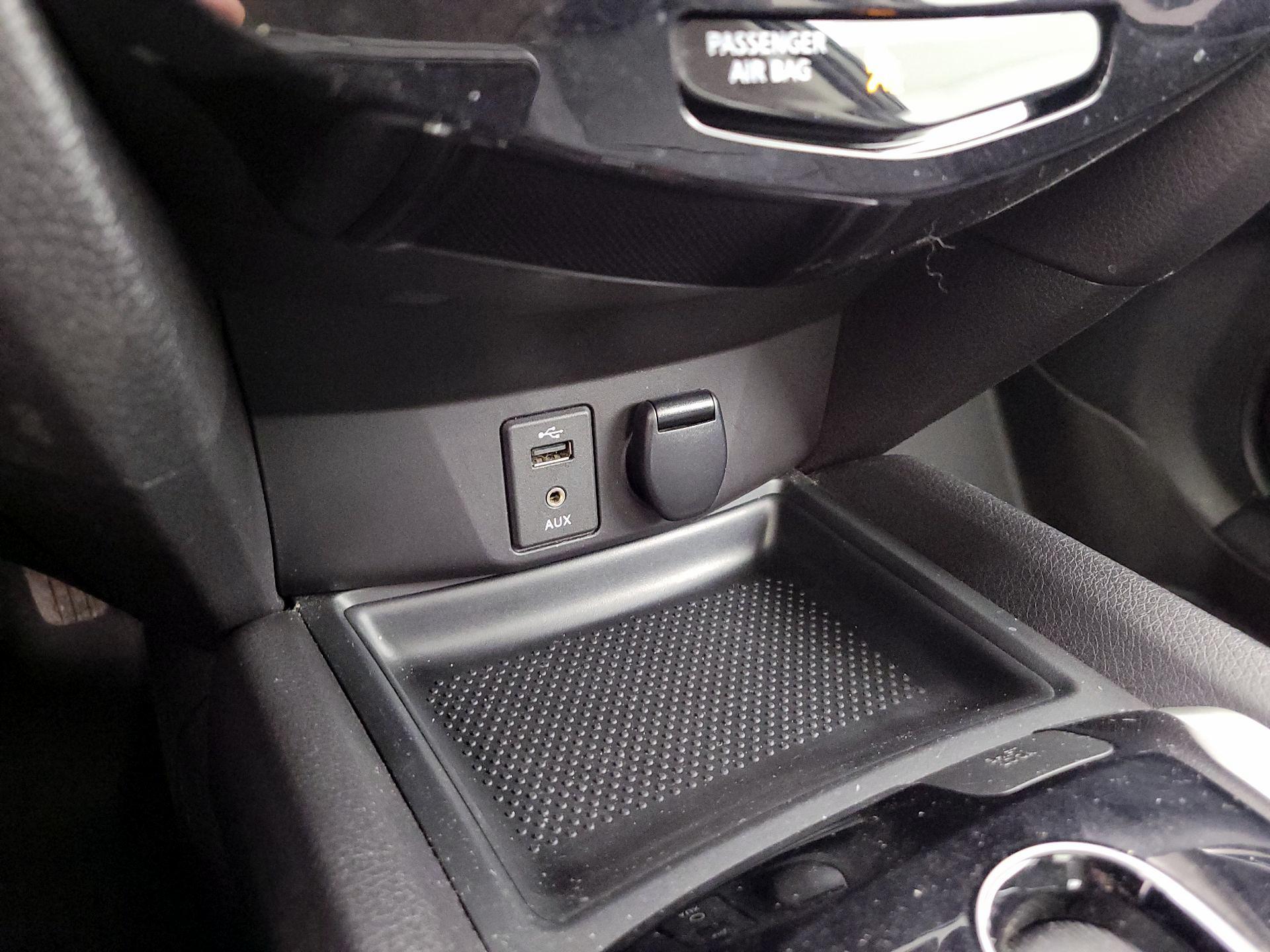 Thumbnail: 2015 Nissan Rogue - 19