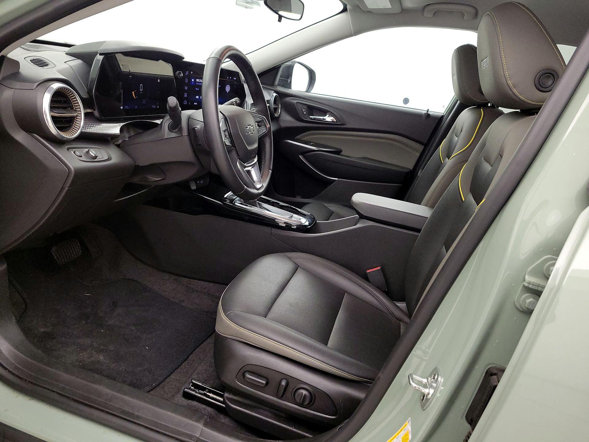 Thumbnail: 2025 Chevrolet Trax - 11