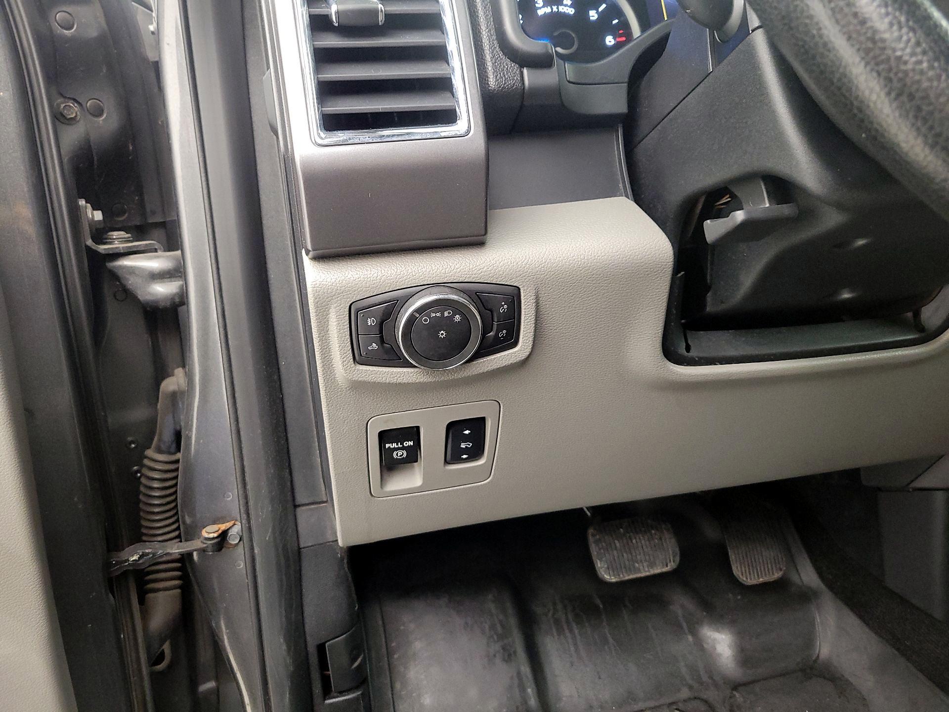 Thumbnail: 2015 Ford F-150 - 13