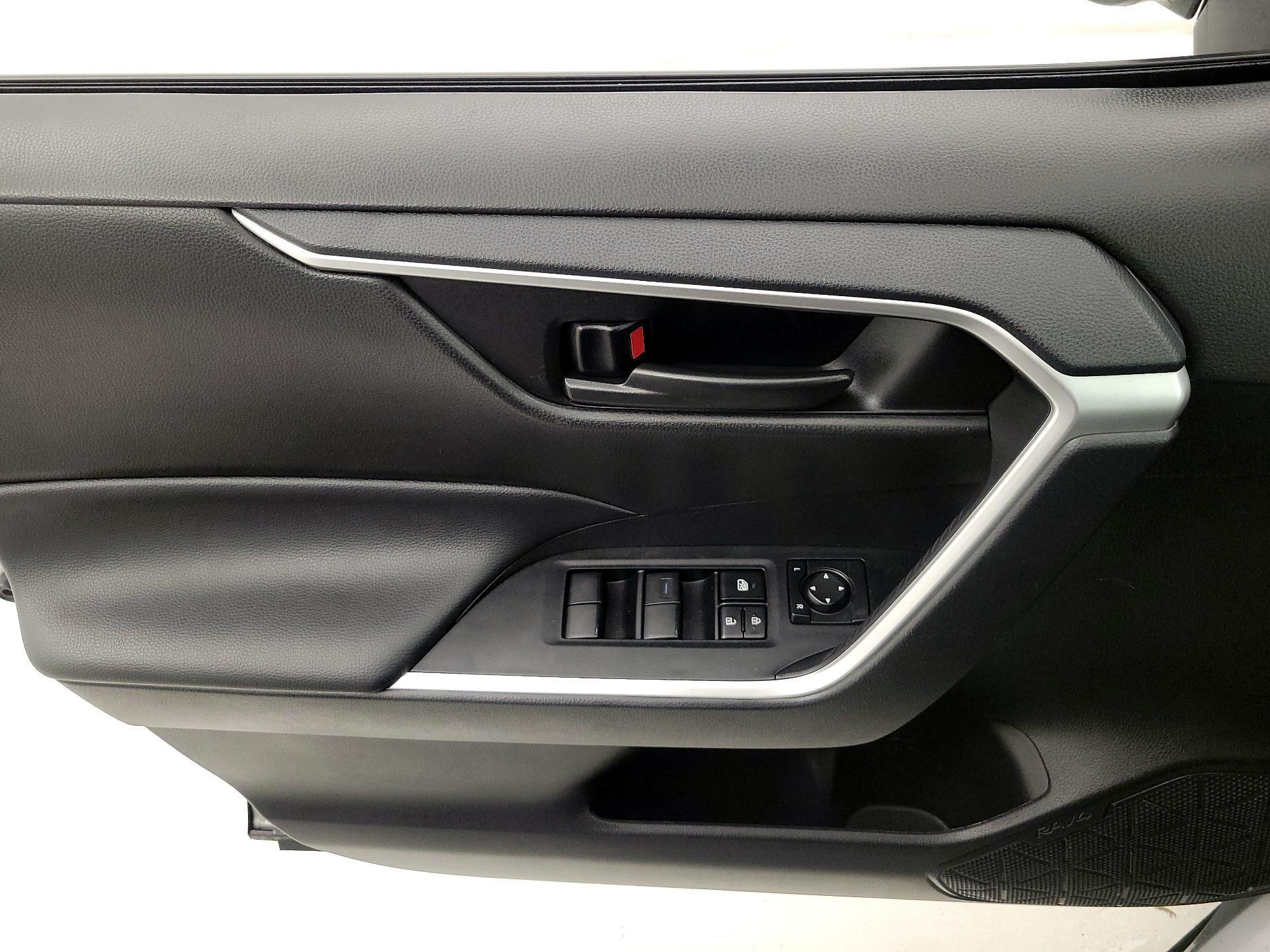 Thumbnail: 2024 Toyota RAV4 - 12