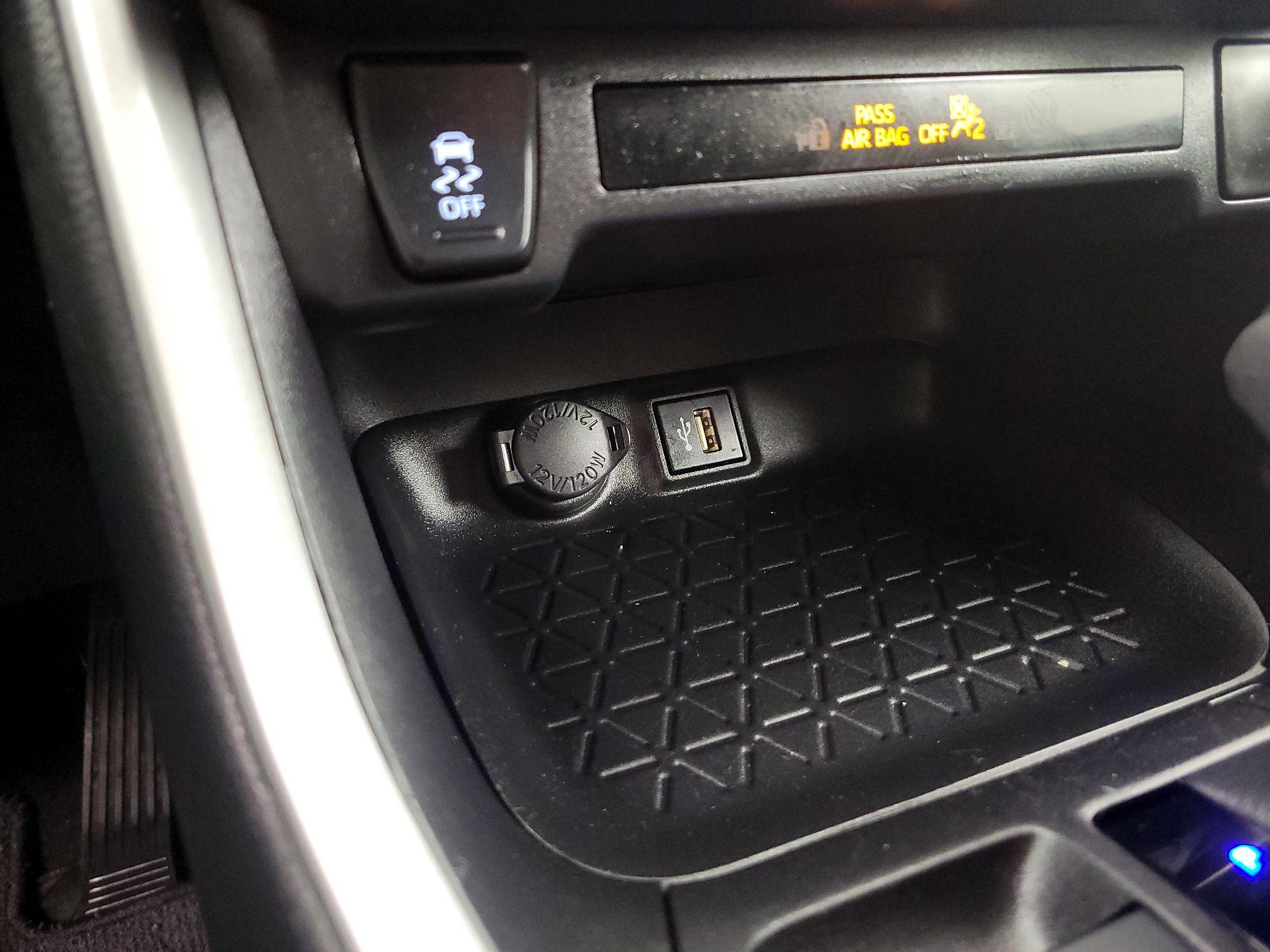 Thumbnail: 2024 Toyota RAV4 - 19