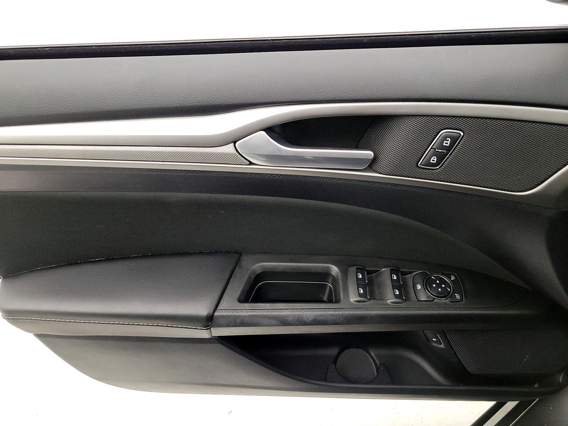 Thumbnail: 2020 Ford Fusion - 12