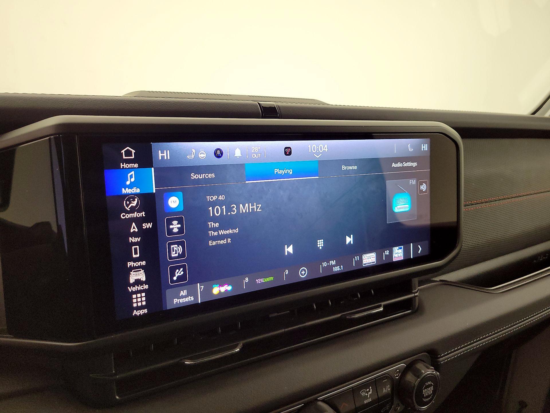 Thumbnail: 2025 Jeep Gladiator - 16