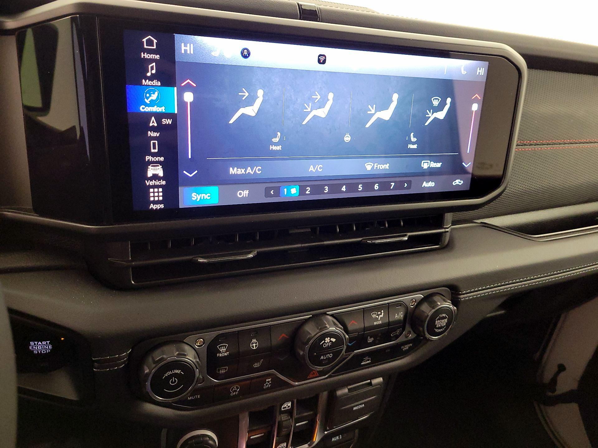 Thumbnail: 2025 Jeep Gladiator - 17