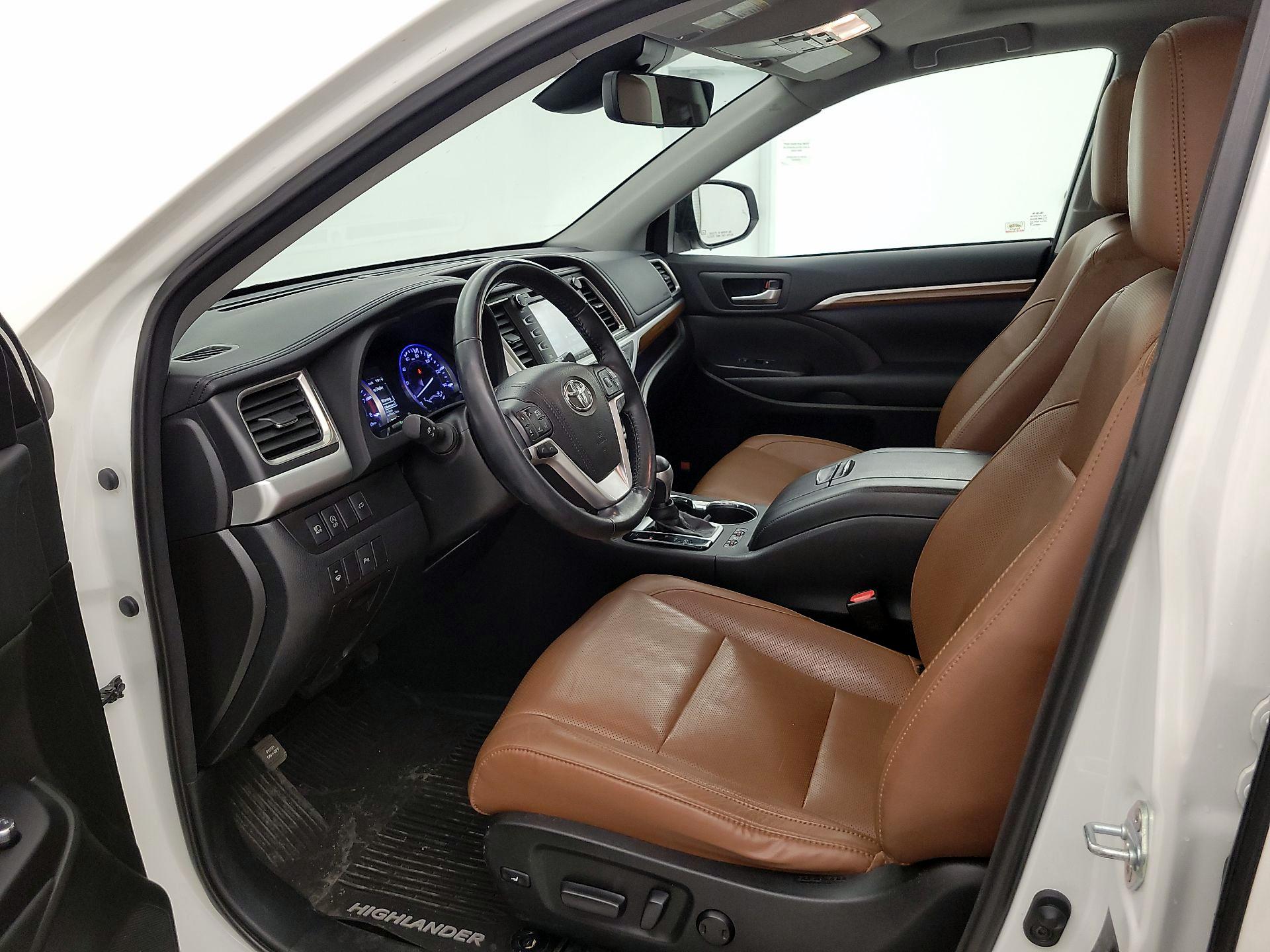 Thumbnail: 2018 Toyota Highlander - 11