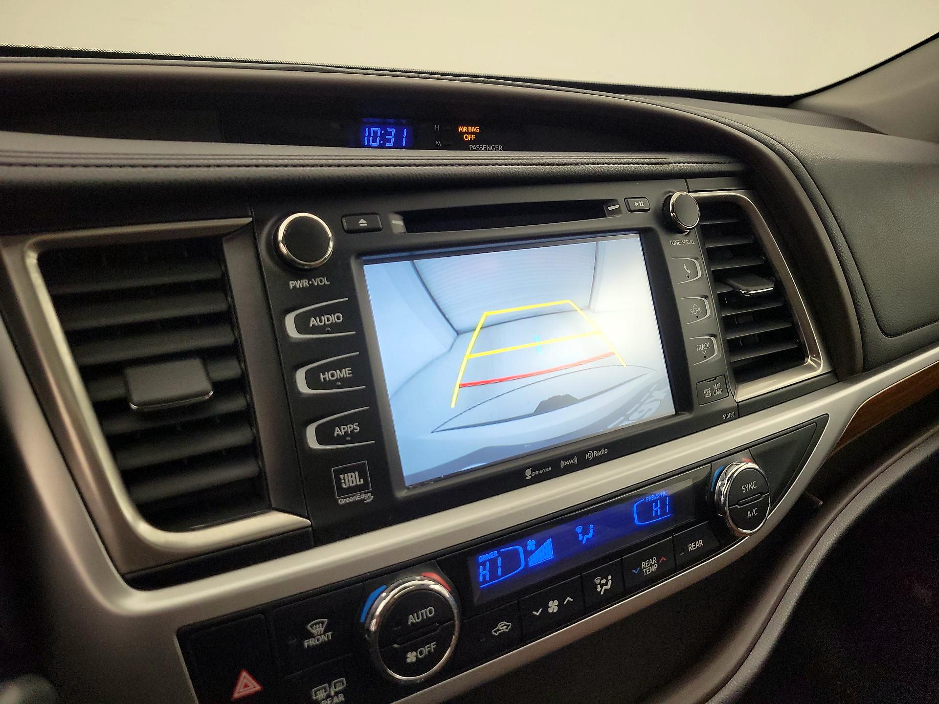 Thumbnail: 2018 Toyota Highlander - 14