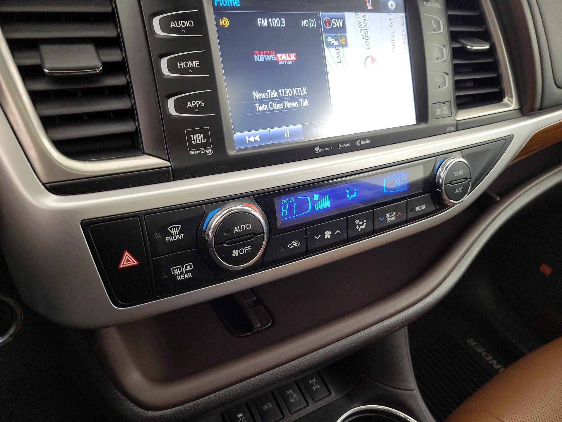 Thumbnail: 2018 Toyota Highlander - 16