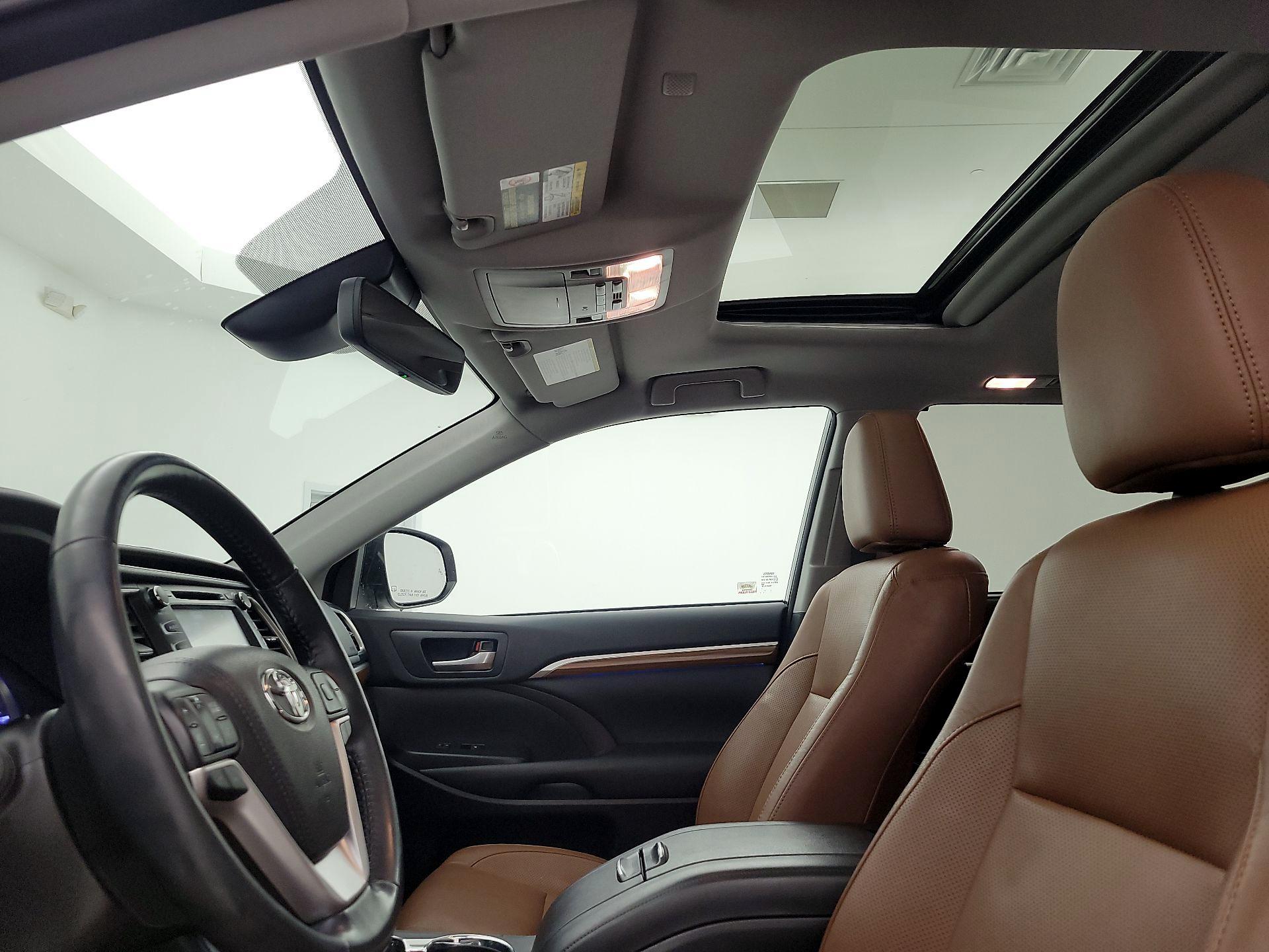 Thumbnail: 2018 Toyota Highlander - 19