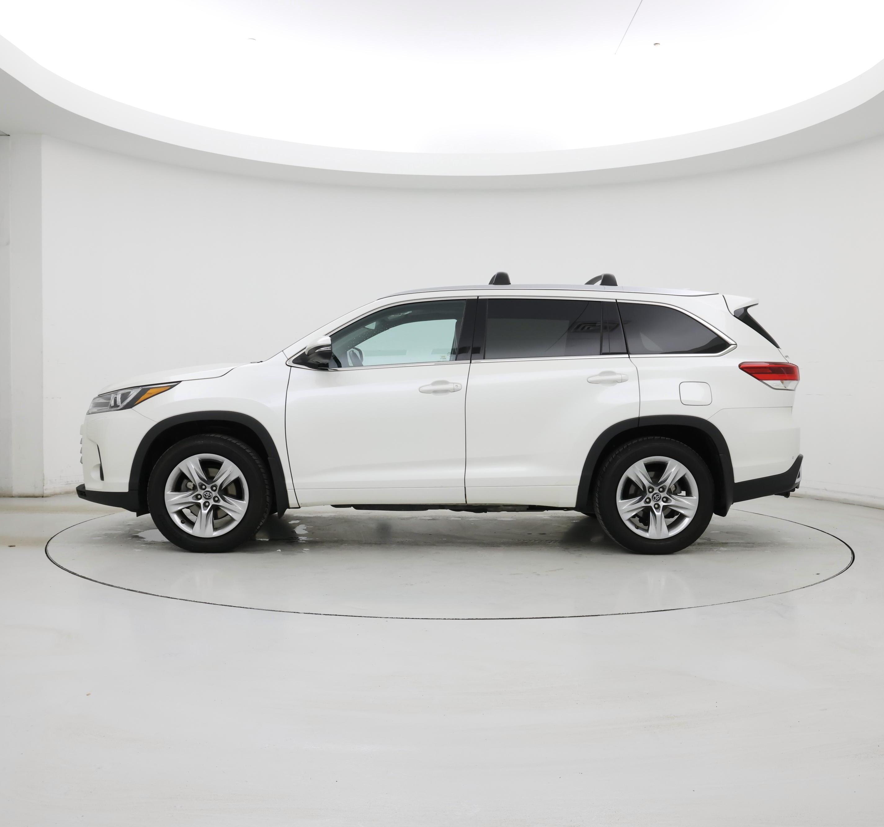 Thumbnail: 2018 Toyota Highlander - 3