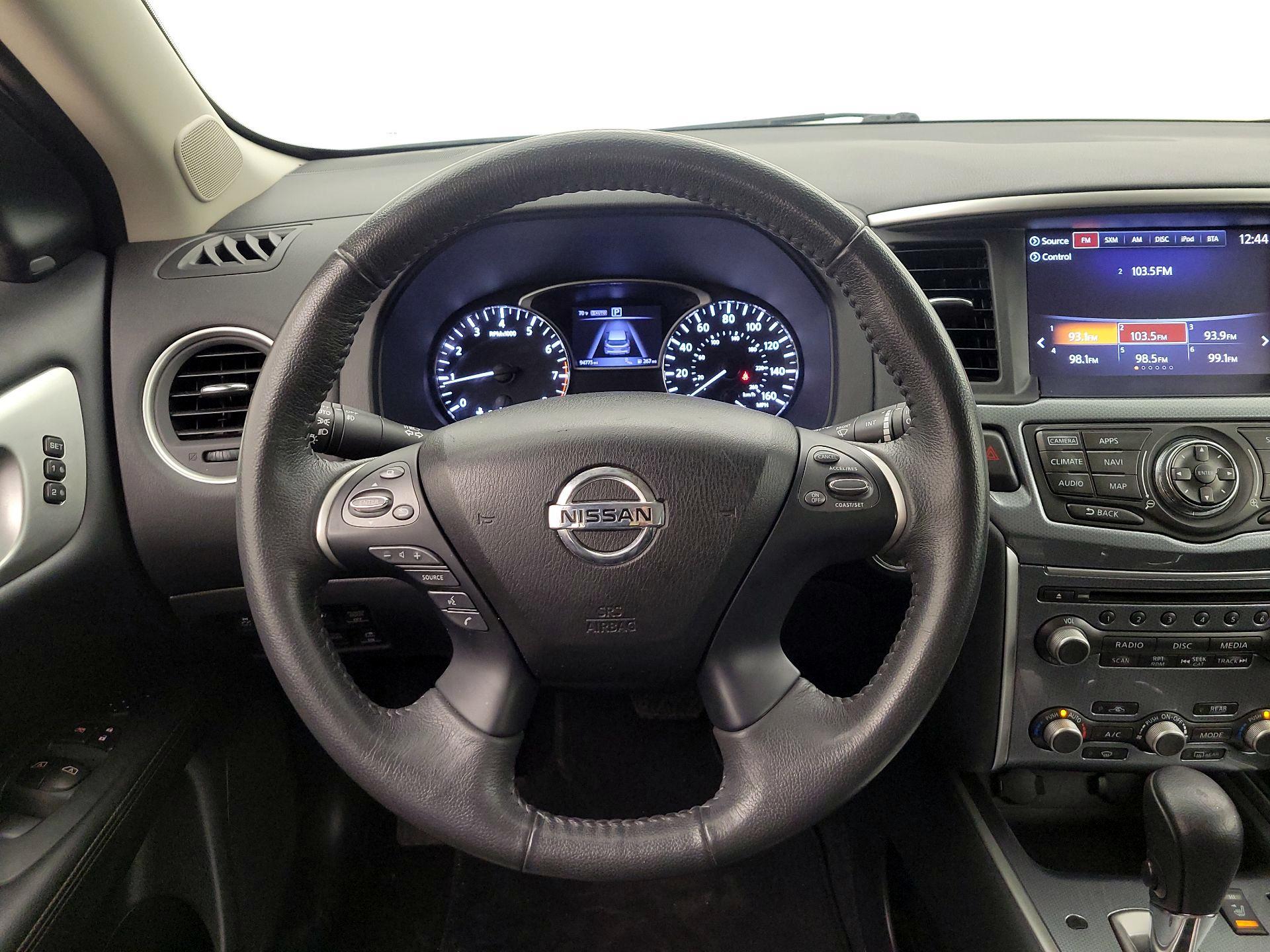 Thumbnail: 2017 Nissan Pathfinder - 10