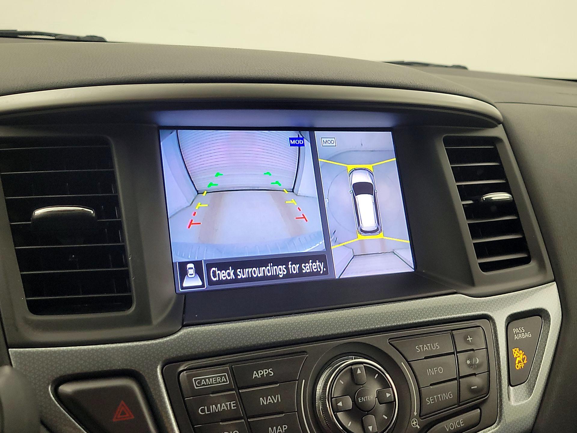 Thumbnail: 2017 Nissan Pathfinder - 15