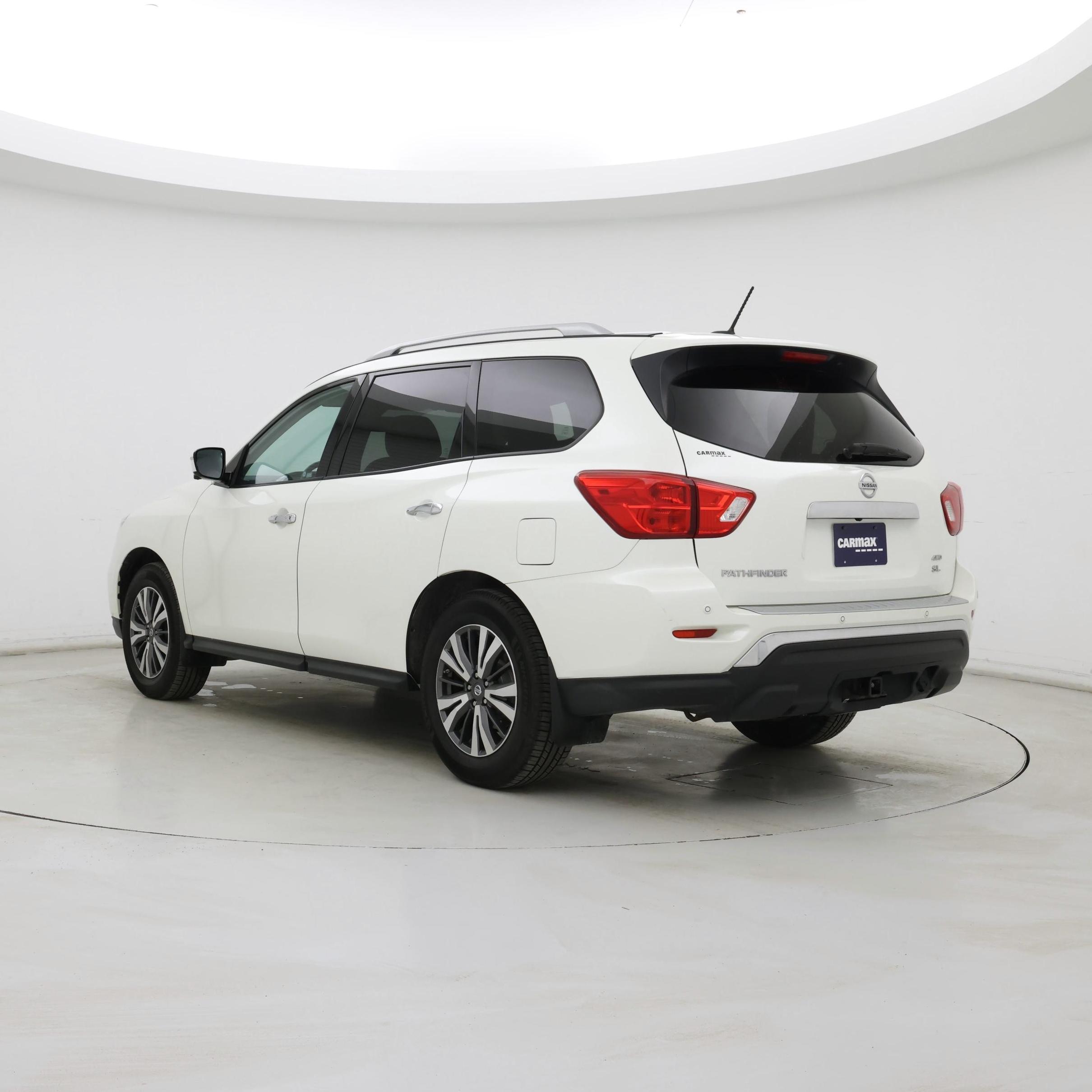 Thumbnail: 2017 Nissan Pathfinder - 2