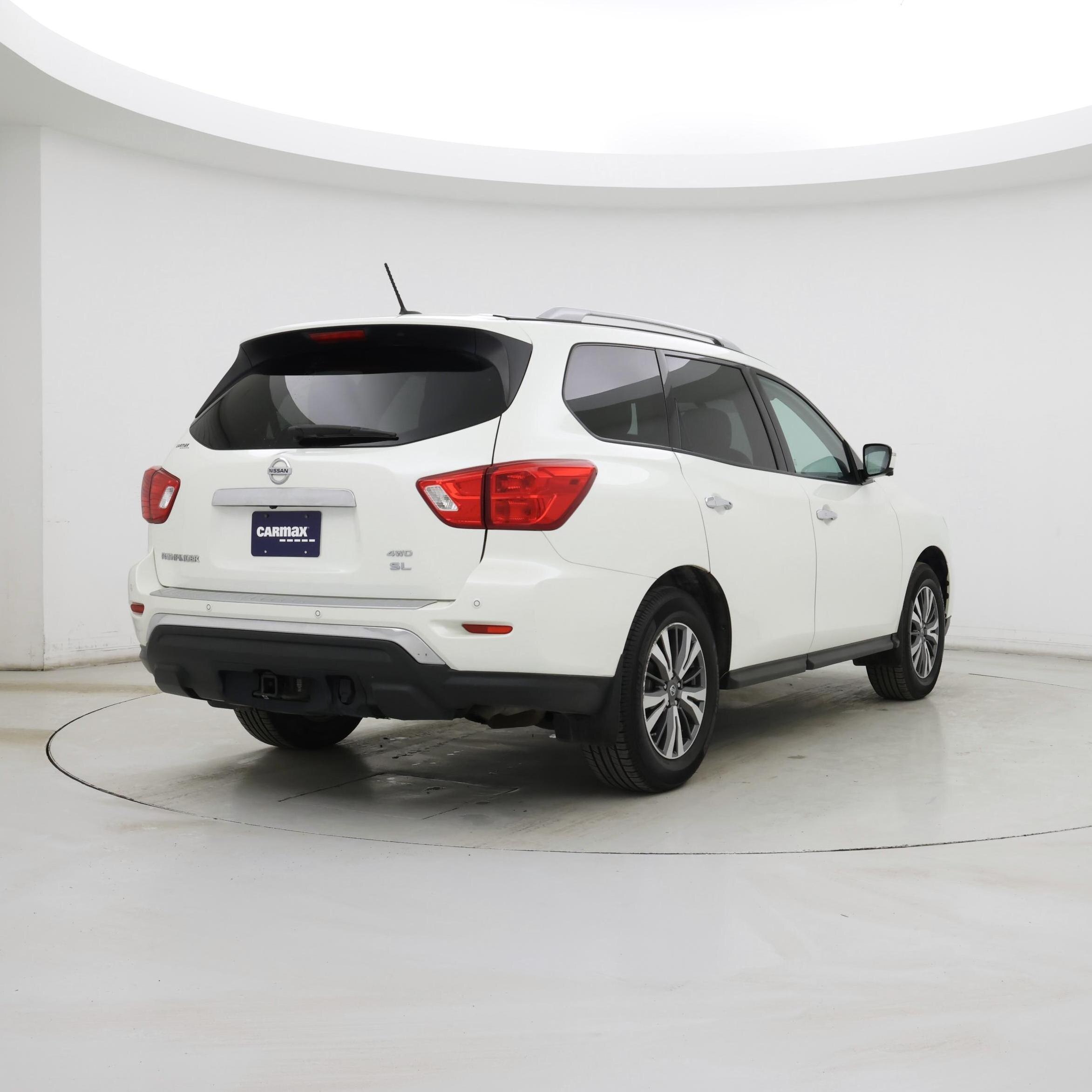 Thumbnail: 2017 Nissan Pathfinder - 8