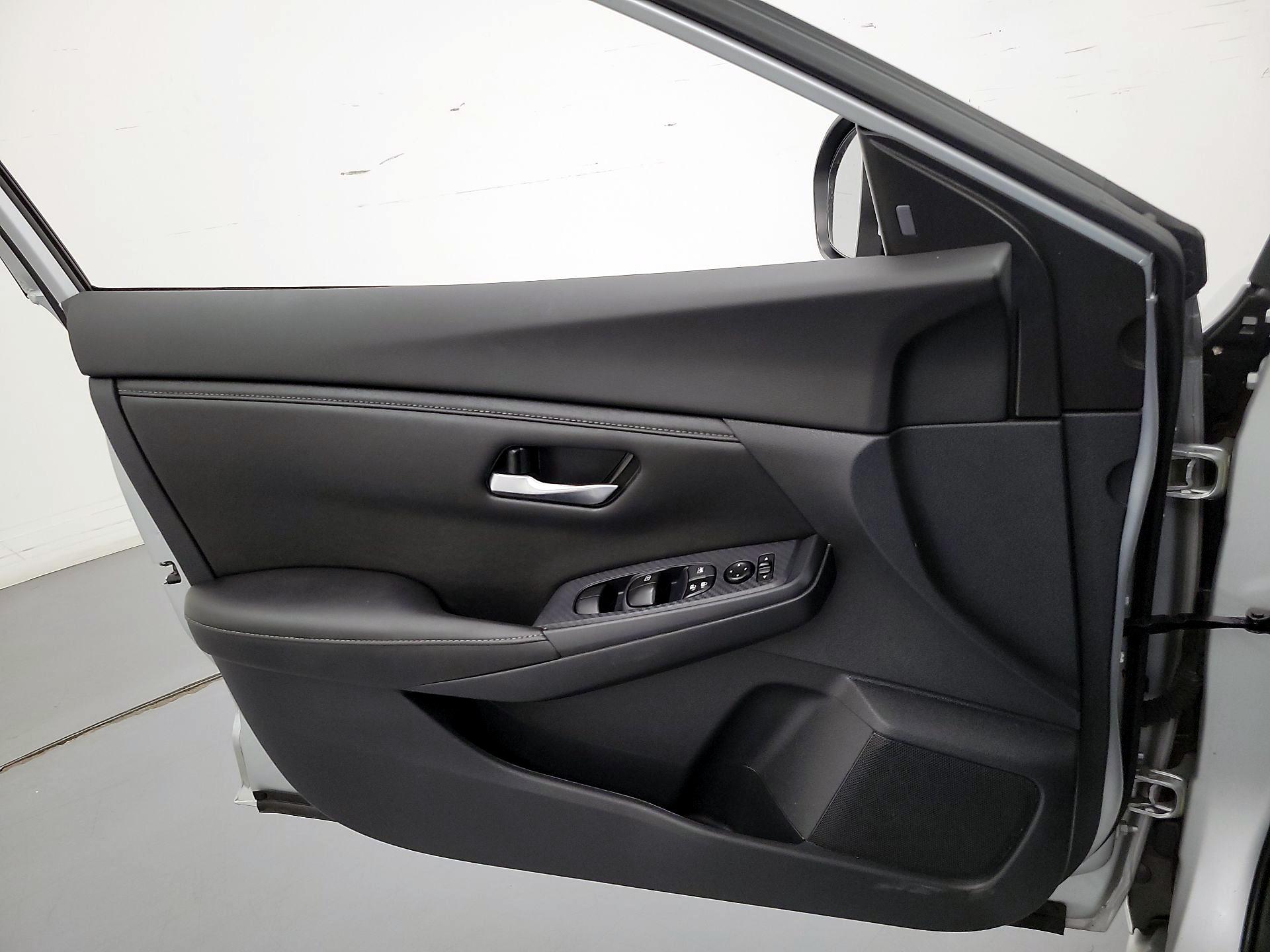 Thumbnail: 2023 Nissan Sentra - 12