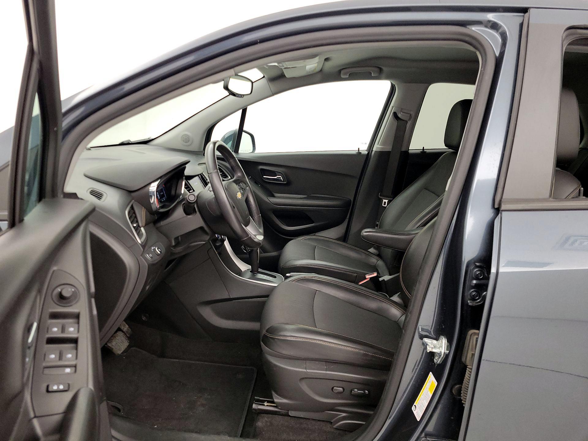 Thumbnail: 2022 Chevrolet Trax - 11