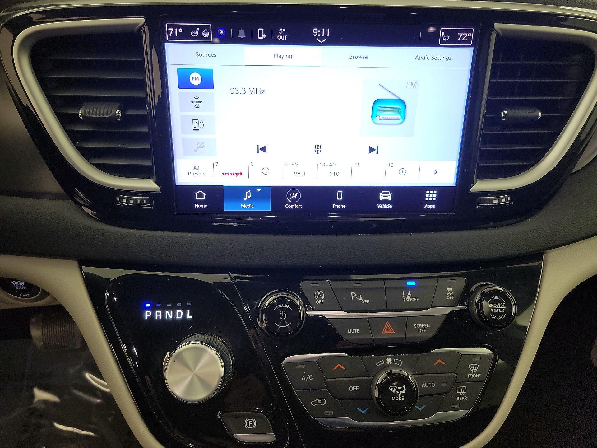 Thumbnail: 2023 Chrysler Pacifica - 15