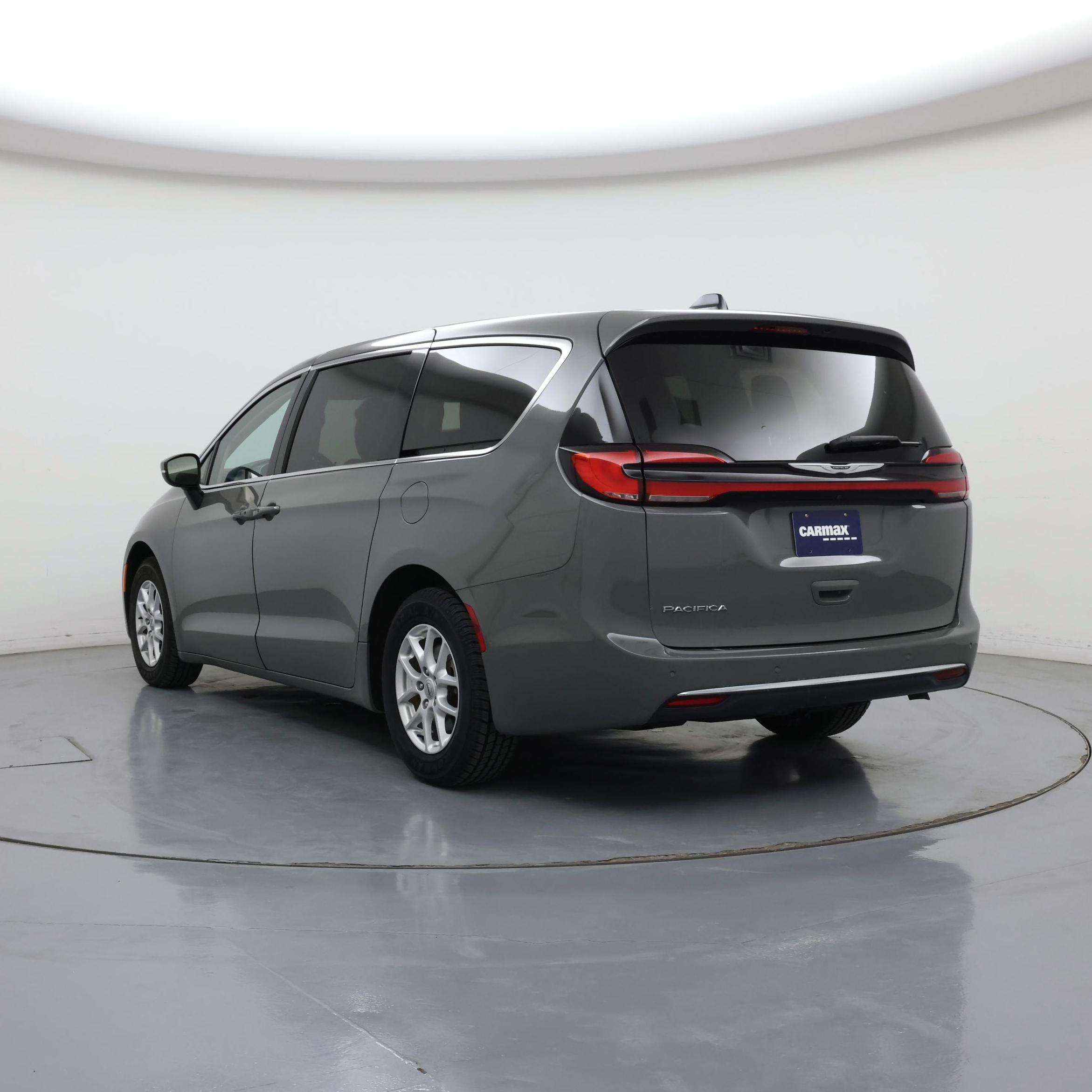 Thumbnail: 2023 Chrysler Pacifica - 2