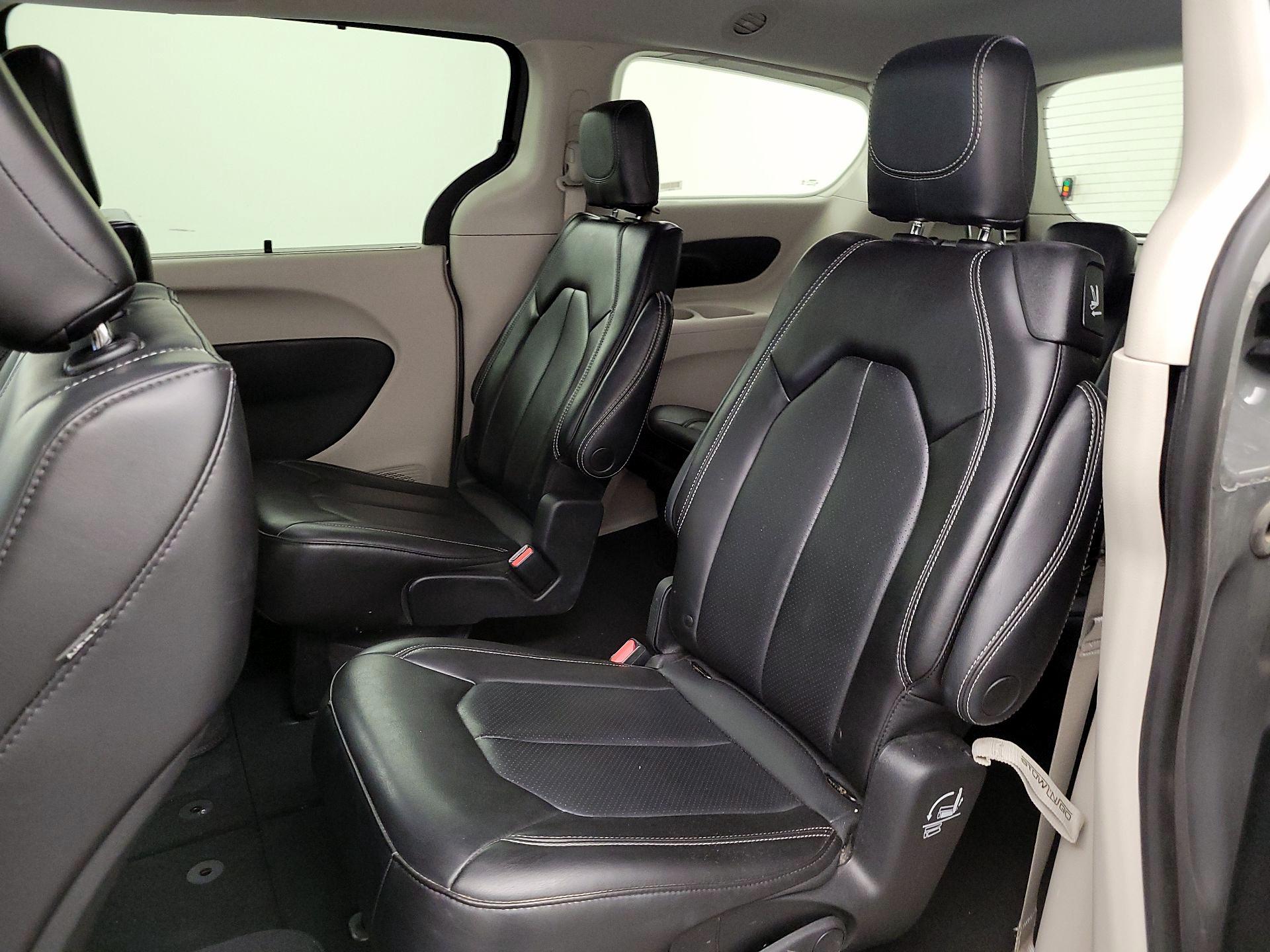 Thumbnail: 2023 Chrysler Pacifica - 19