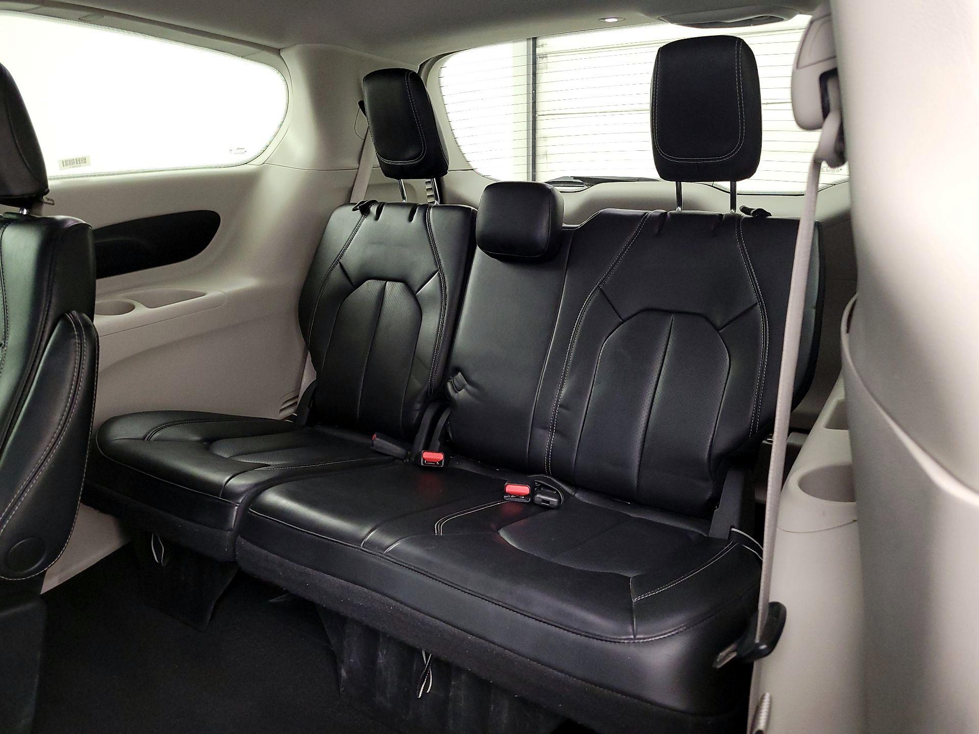 Thumbnail: 2023 Chrysler Pacifica - 20