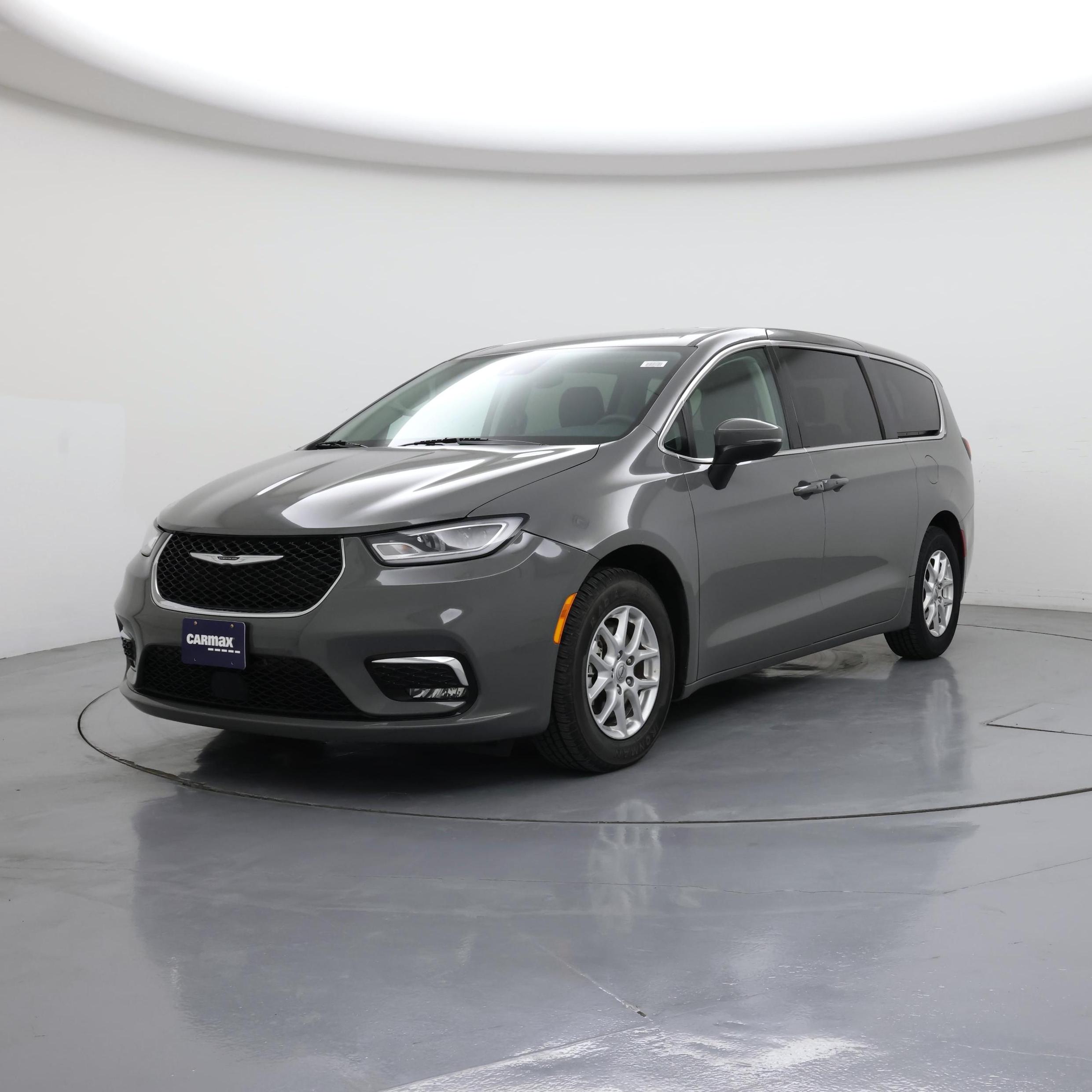 Thumbnail: 2023 Chrysler Pacifica - 4