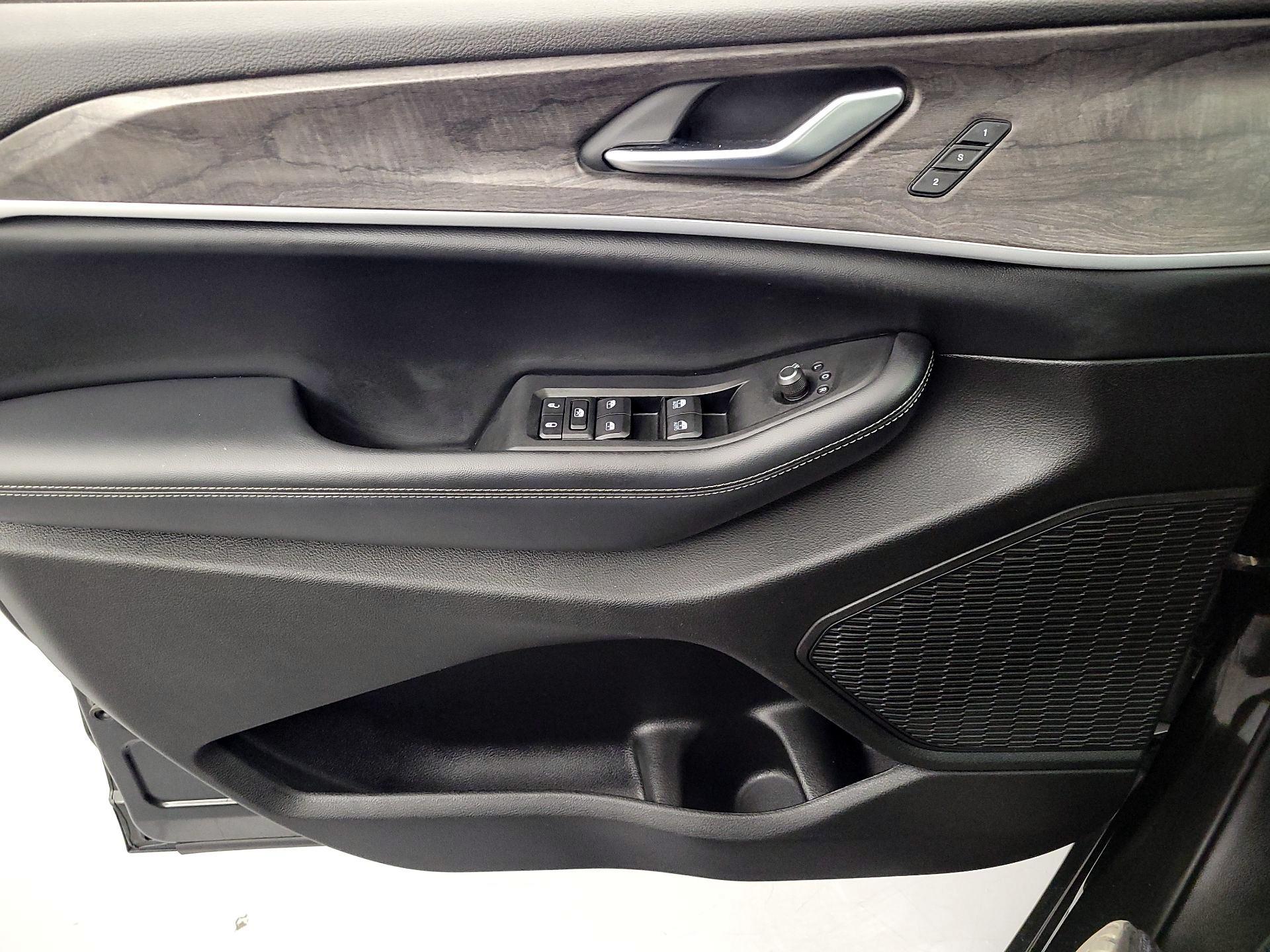 Thumbnail: 2023 Jeep Grand Cherokee L - 12