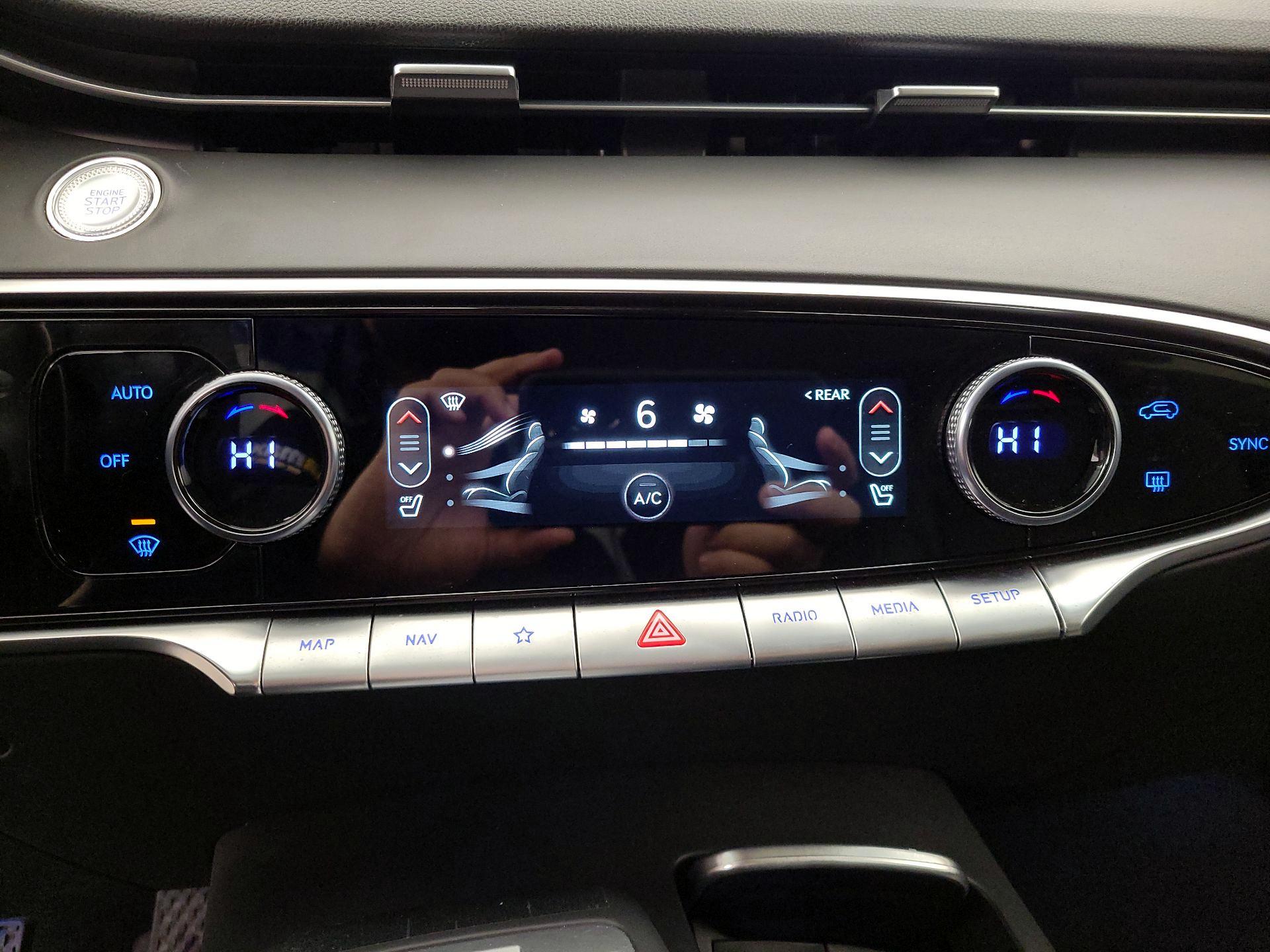 Thumbnail: 2025 Genesis GV70 - 17