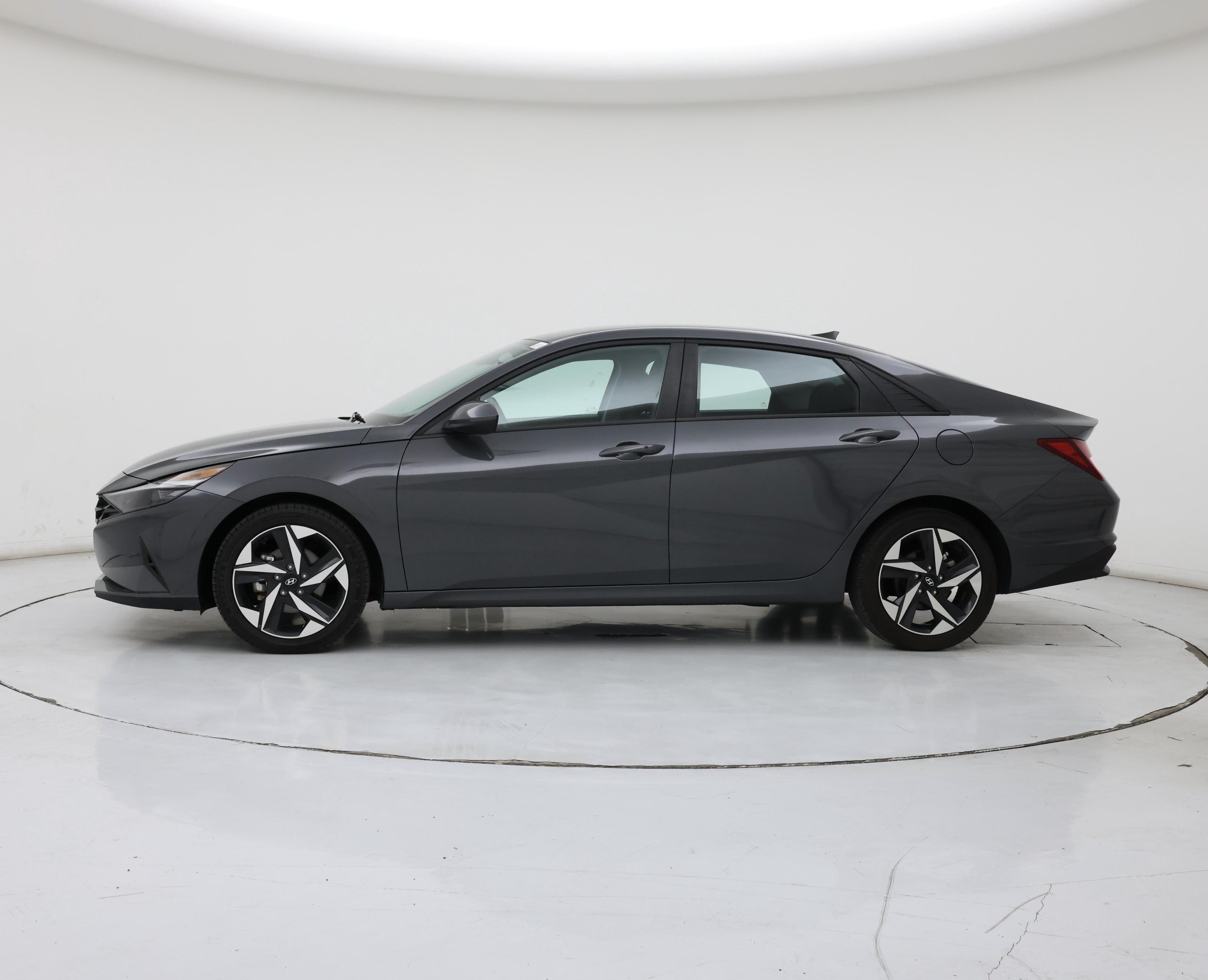 Thumbnail: 2023 Hyundai Elantra - 3