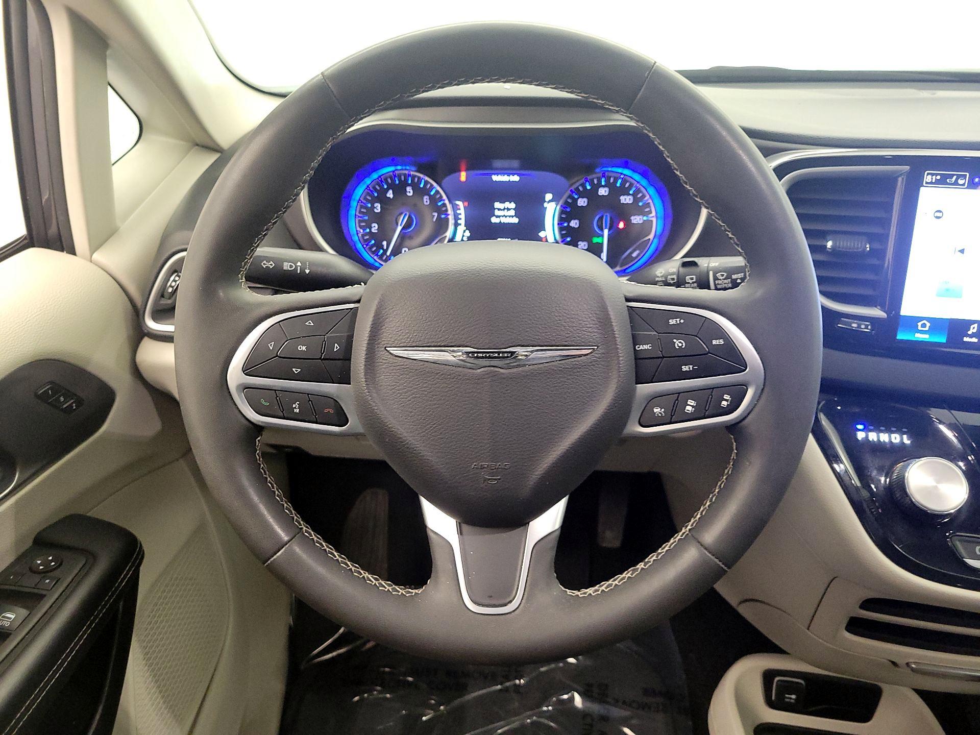 Thumbnail: 2023 Chrysler Pacifica - 10