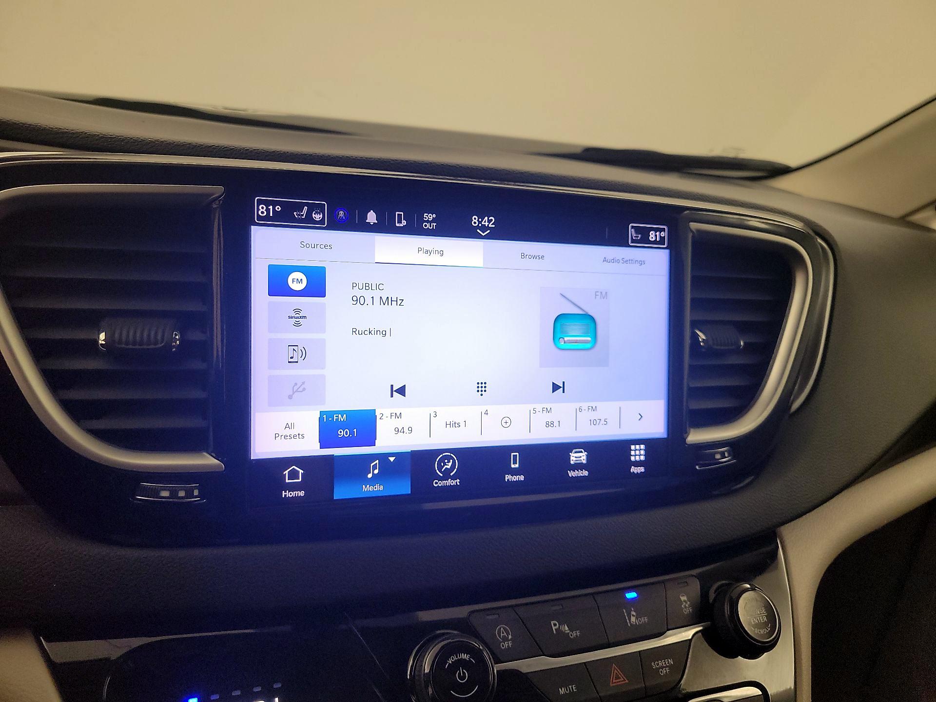 Thumbnail: 2023 Chrysler Pacifica - 15