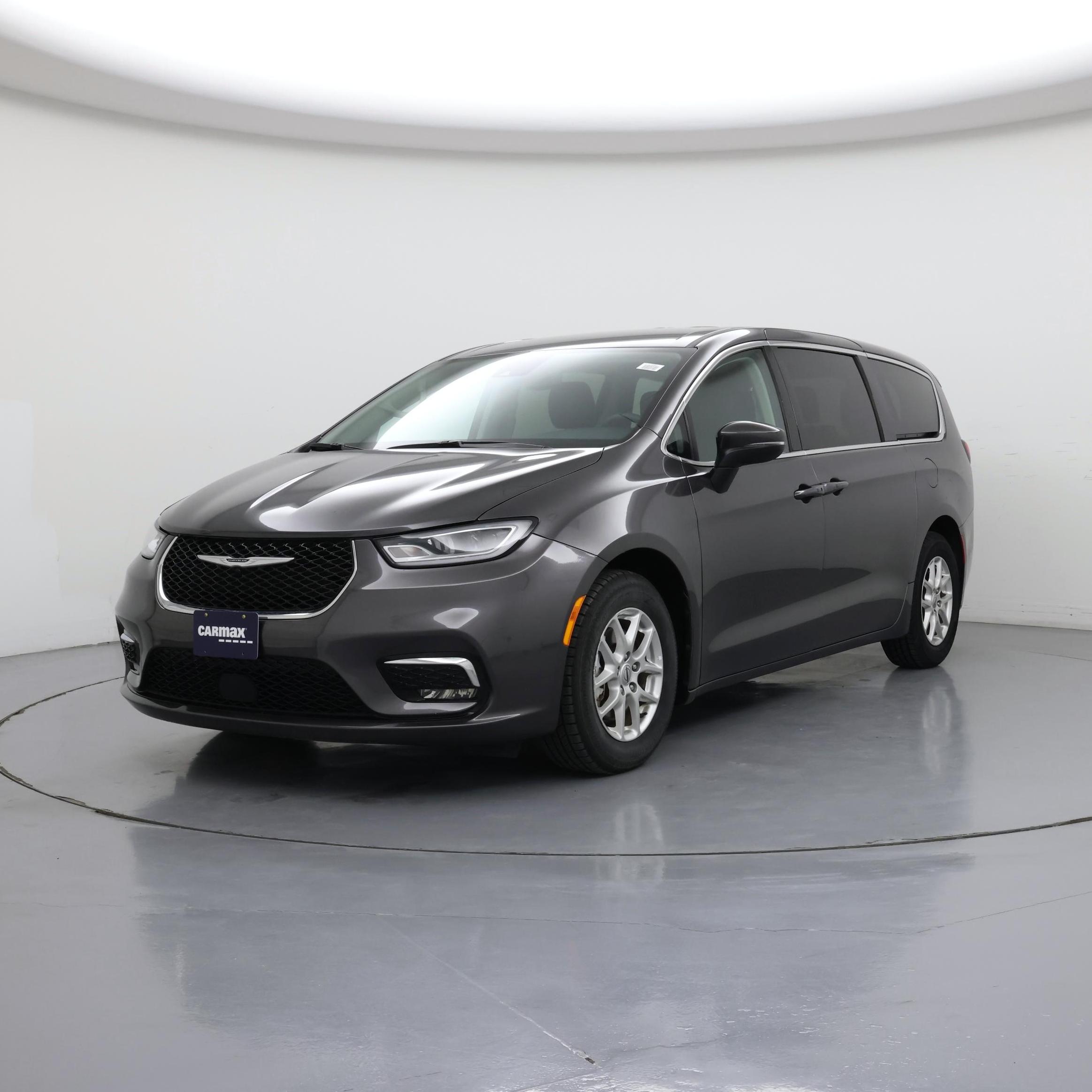 Thumbnail: 2023 Chrysler Pacifica - 4