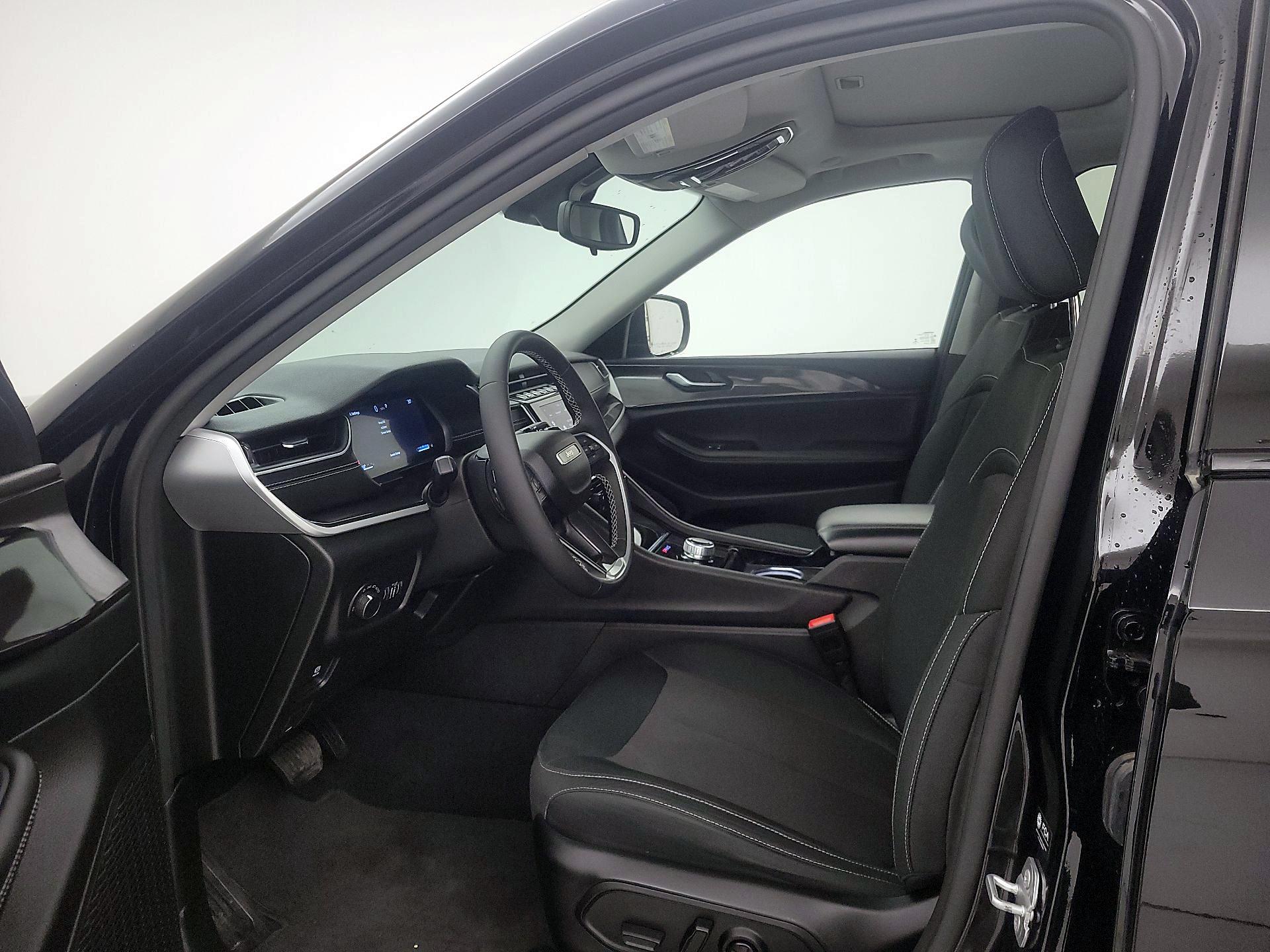 Thumbnail: 2023 Jeep Grand Cherokee - 11