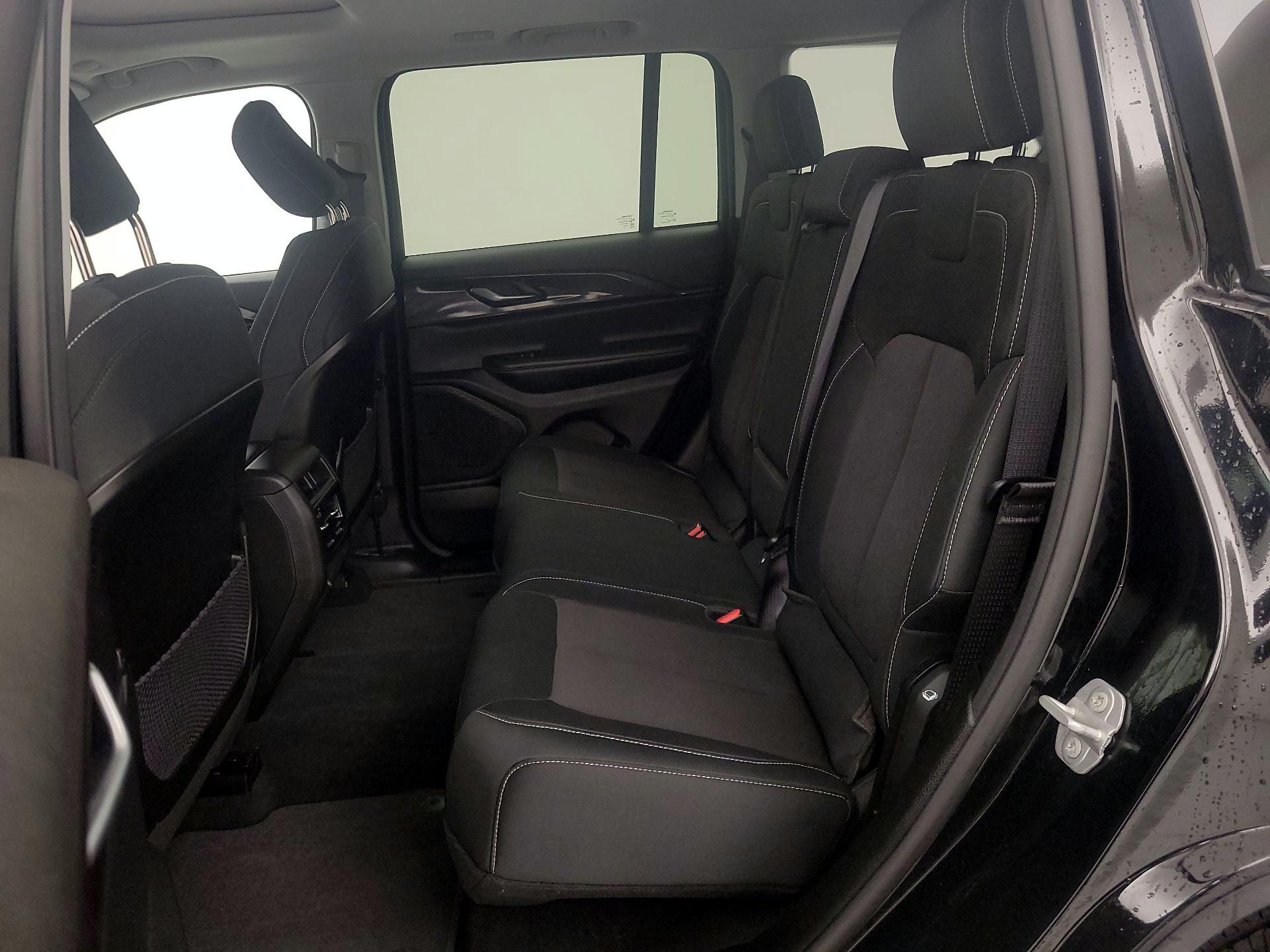 Thumbnail: 2023 Jeep Grand Cherokee - 20