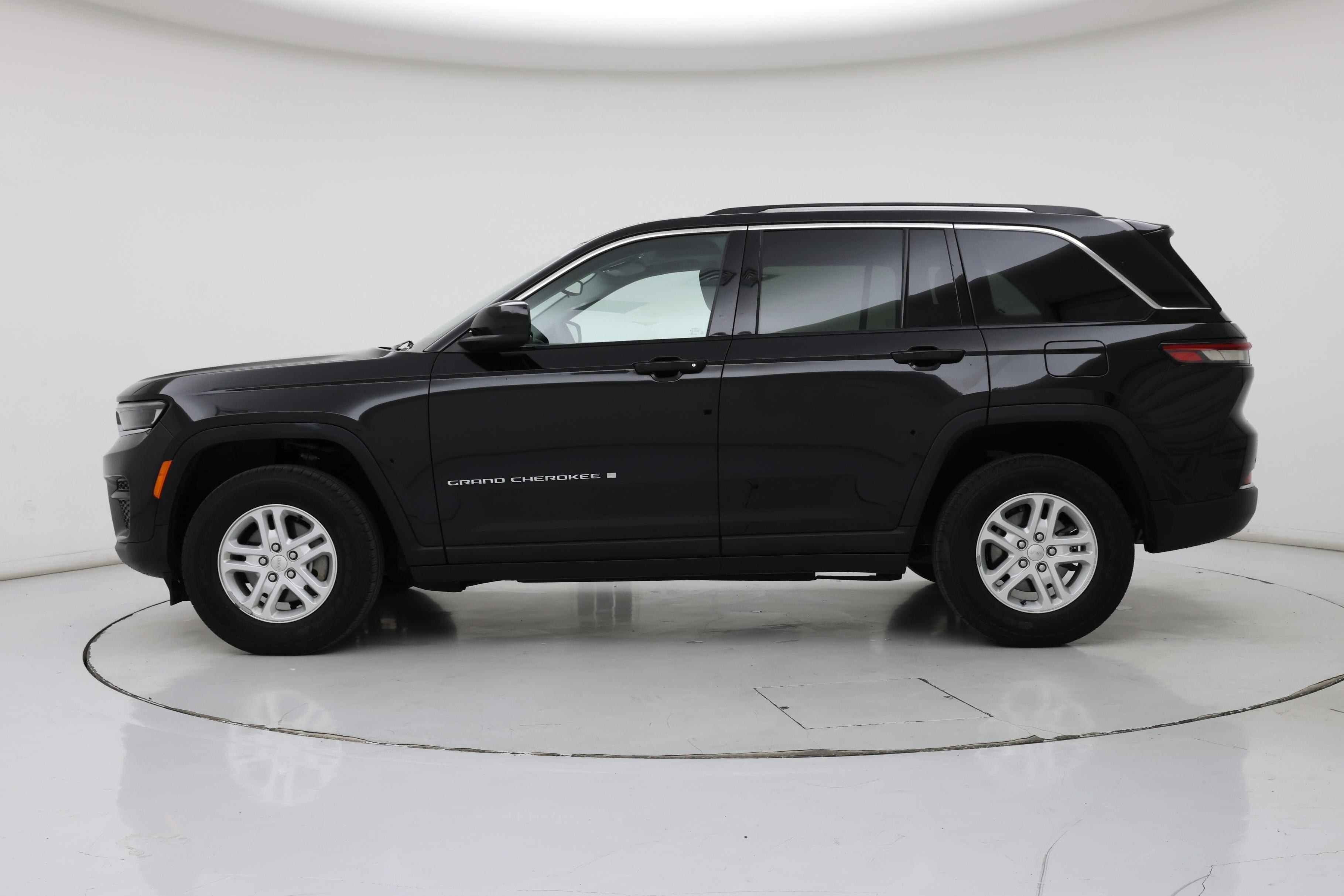 Thumbnail: 2023 Jeep Grand Cherokee - 3