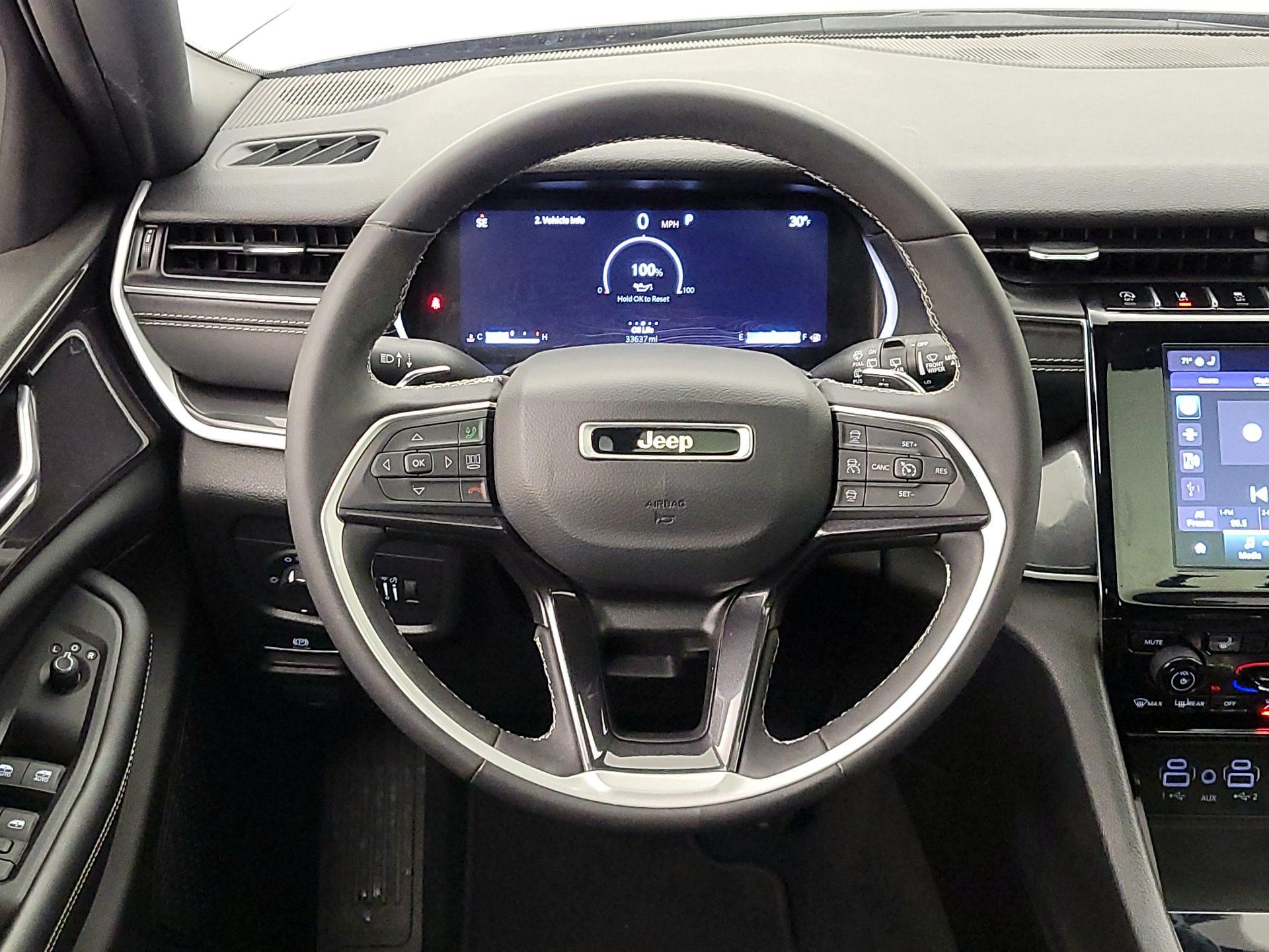 Thumbnail: 2023 Jeep Grand Cherokee - 10