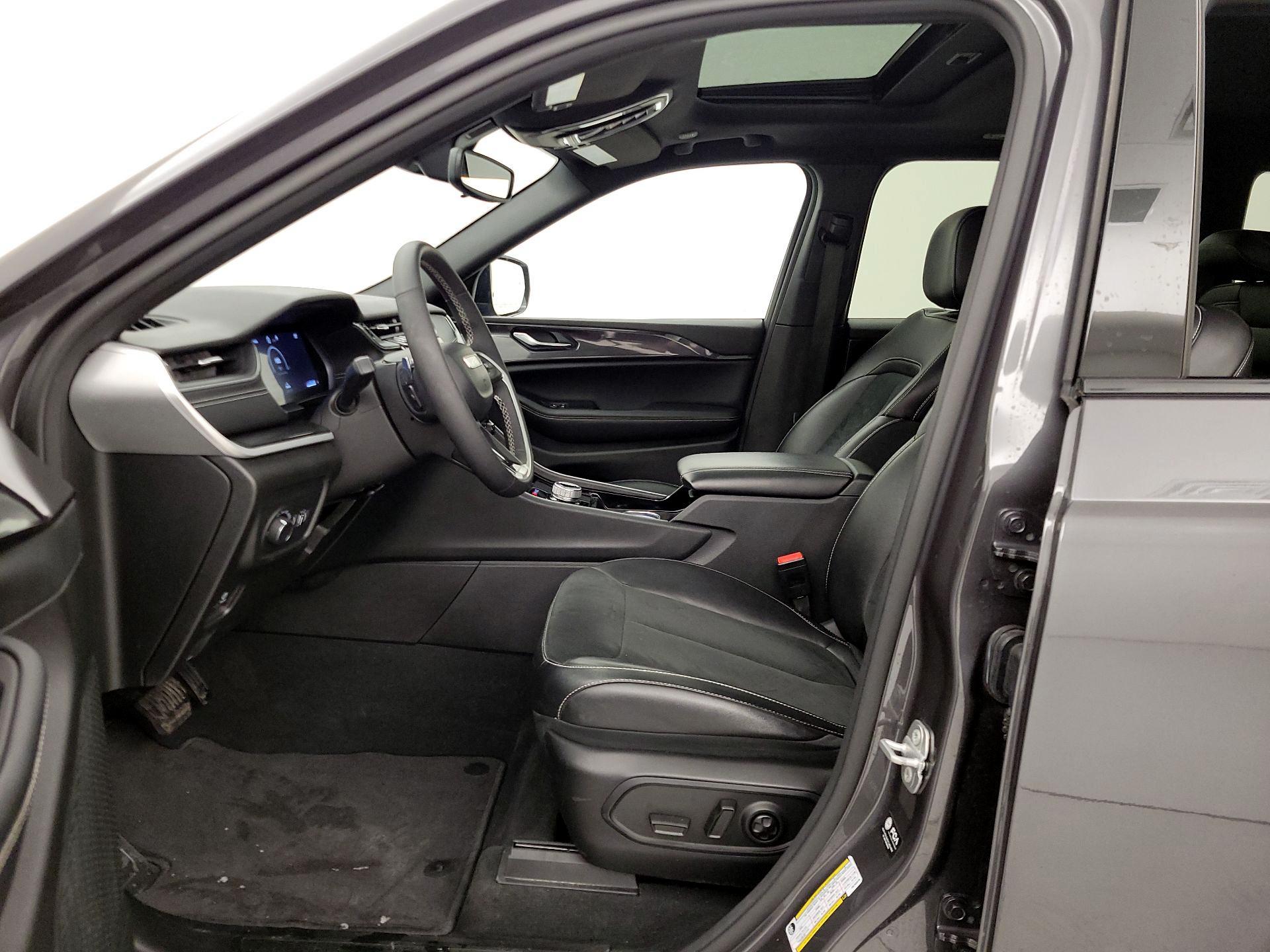 Thumbnail: 2023 Jeep Grand Cherokee - 11