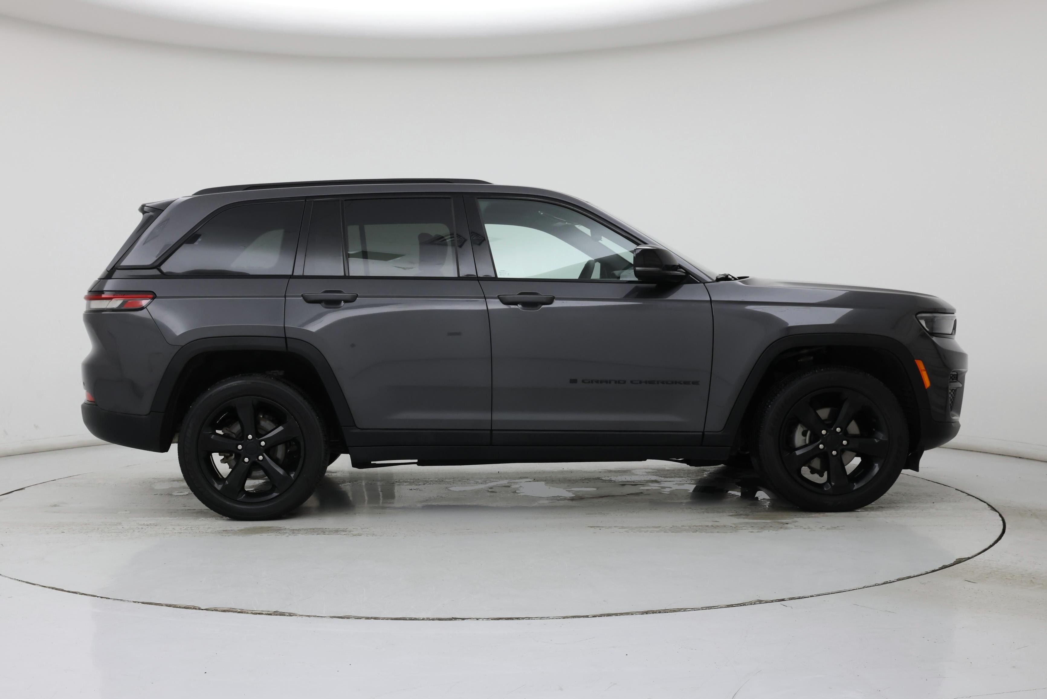 Thumbnail: 2023 Jeep Grand Cherokee - 7