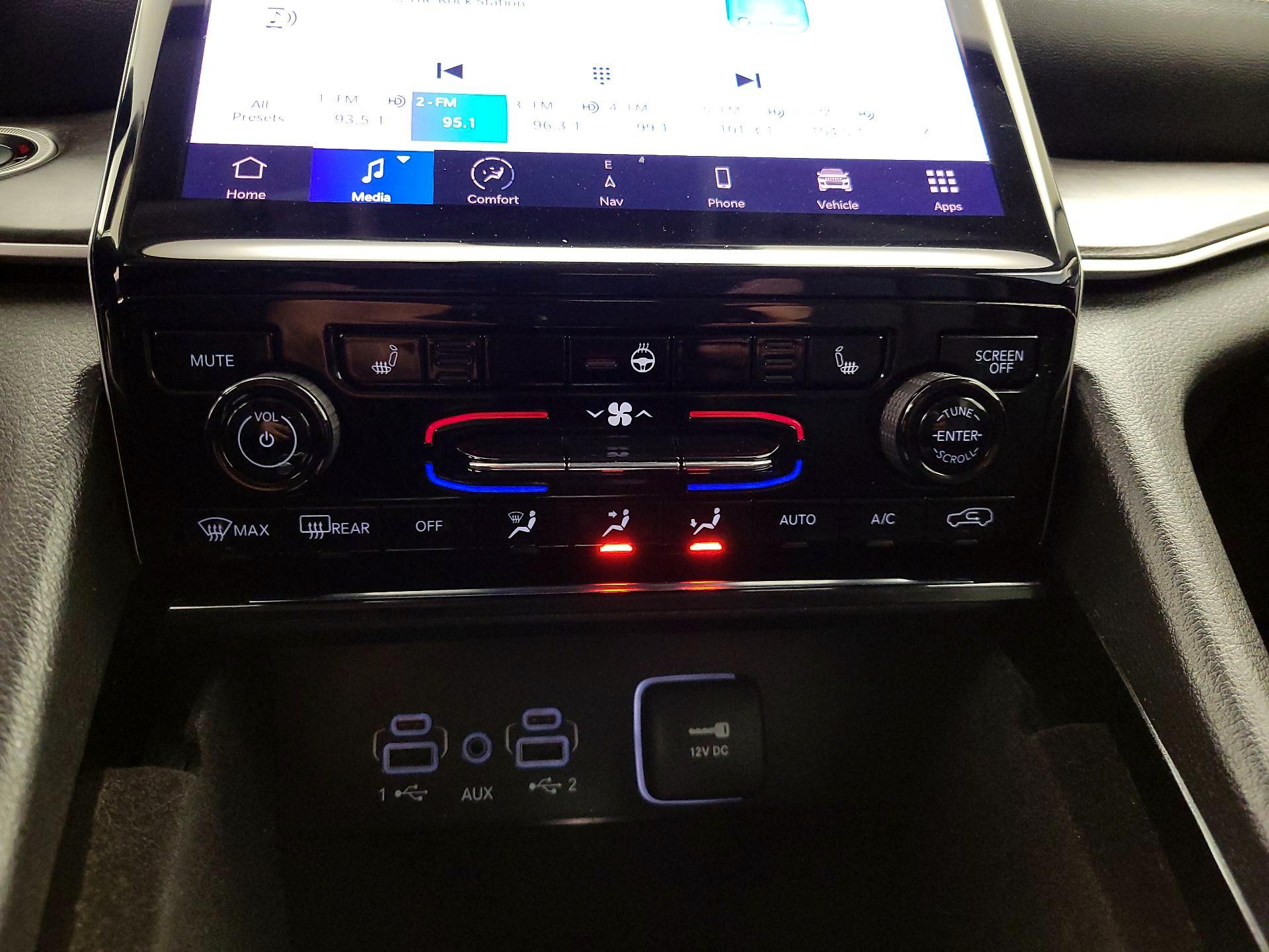 Thumbnail: 2022 Jeep Grand Cherokee - 17