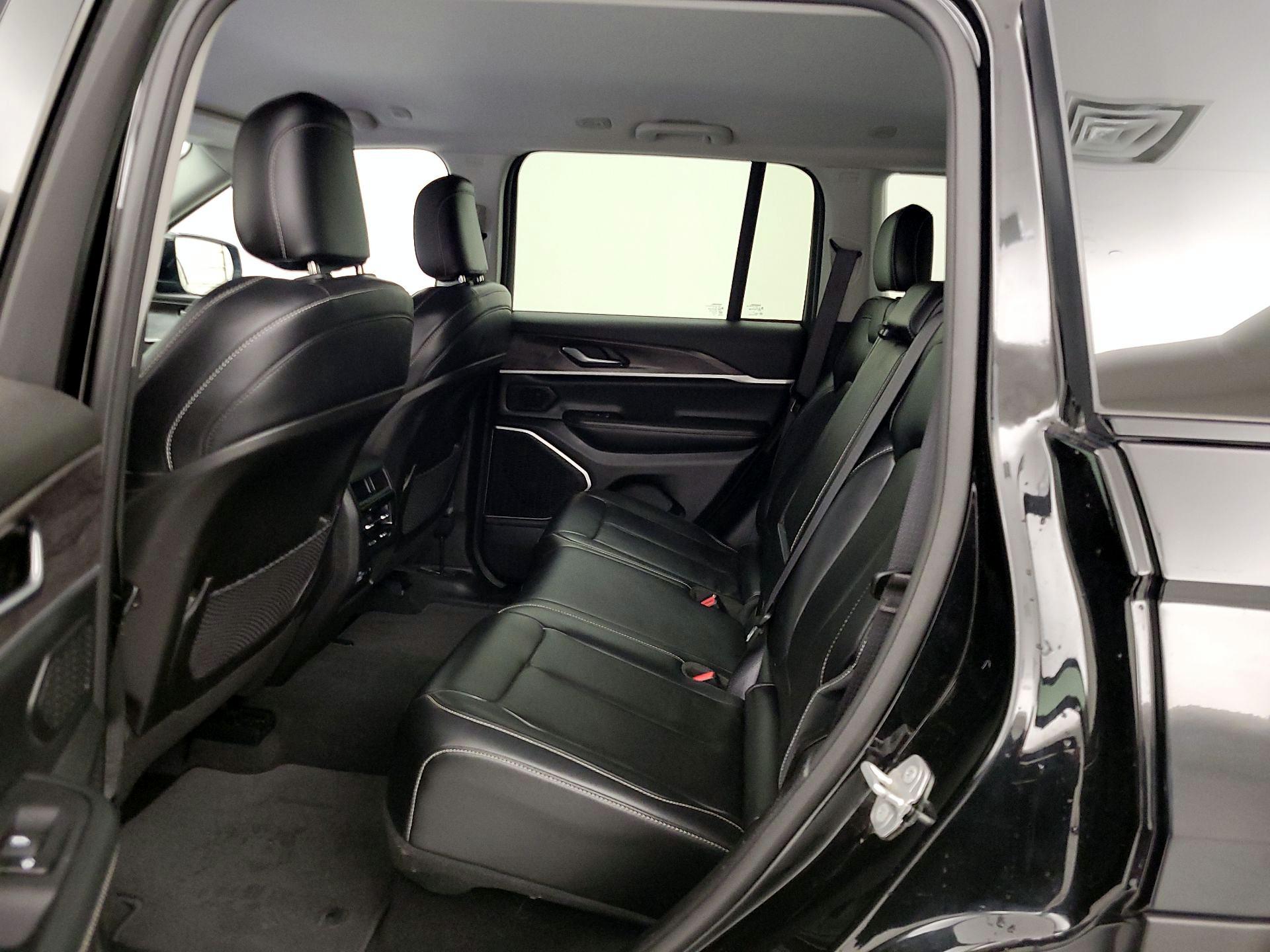 Thumbnail: 2022 Jeep Grand Cherokee - 20