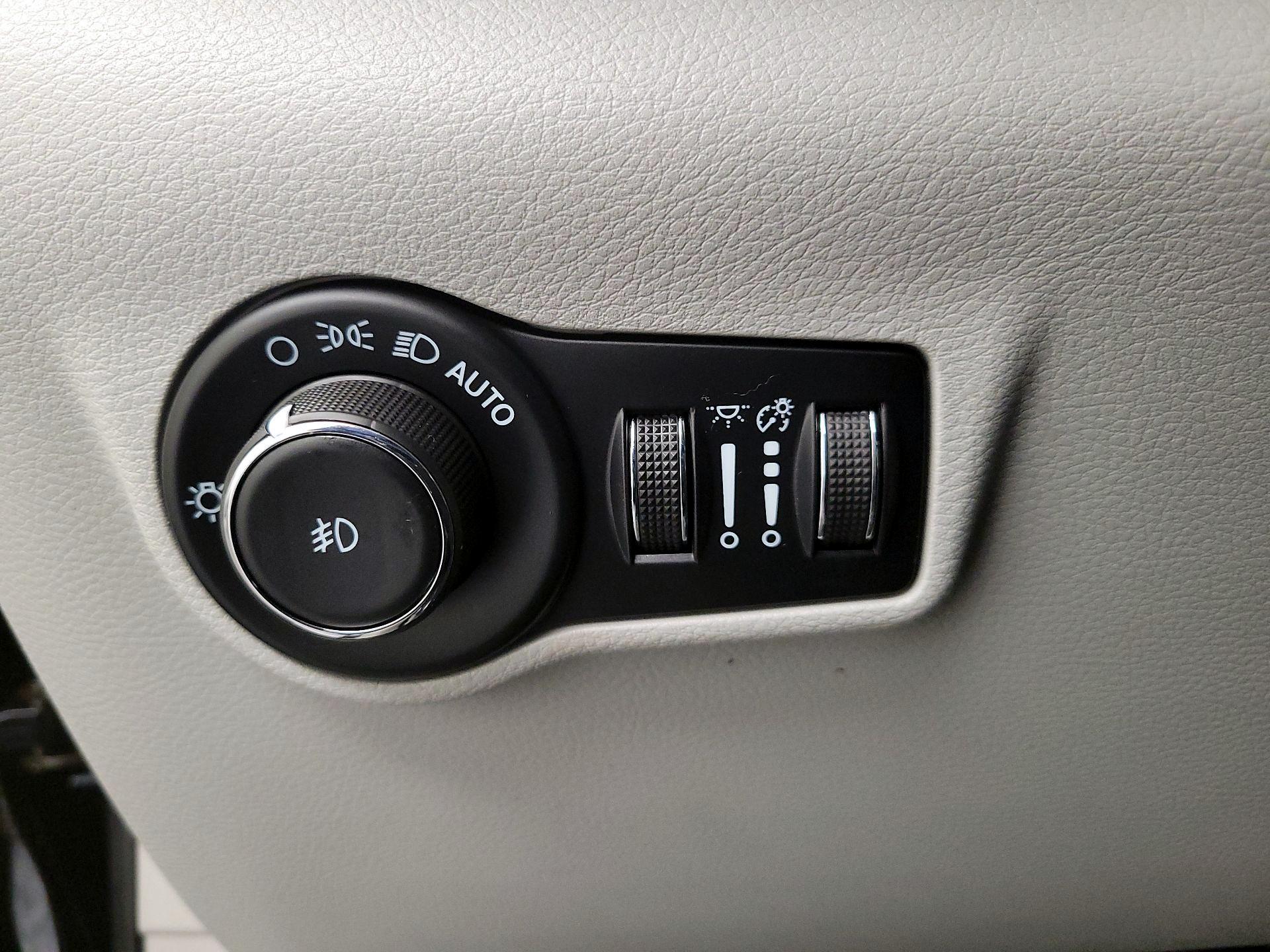 Thumbnail: 2022 Jeep Compass - 13