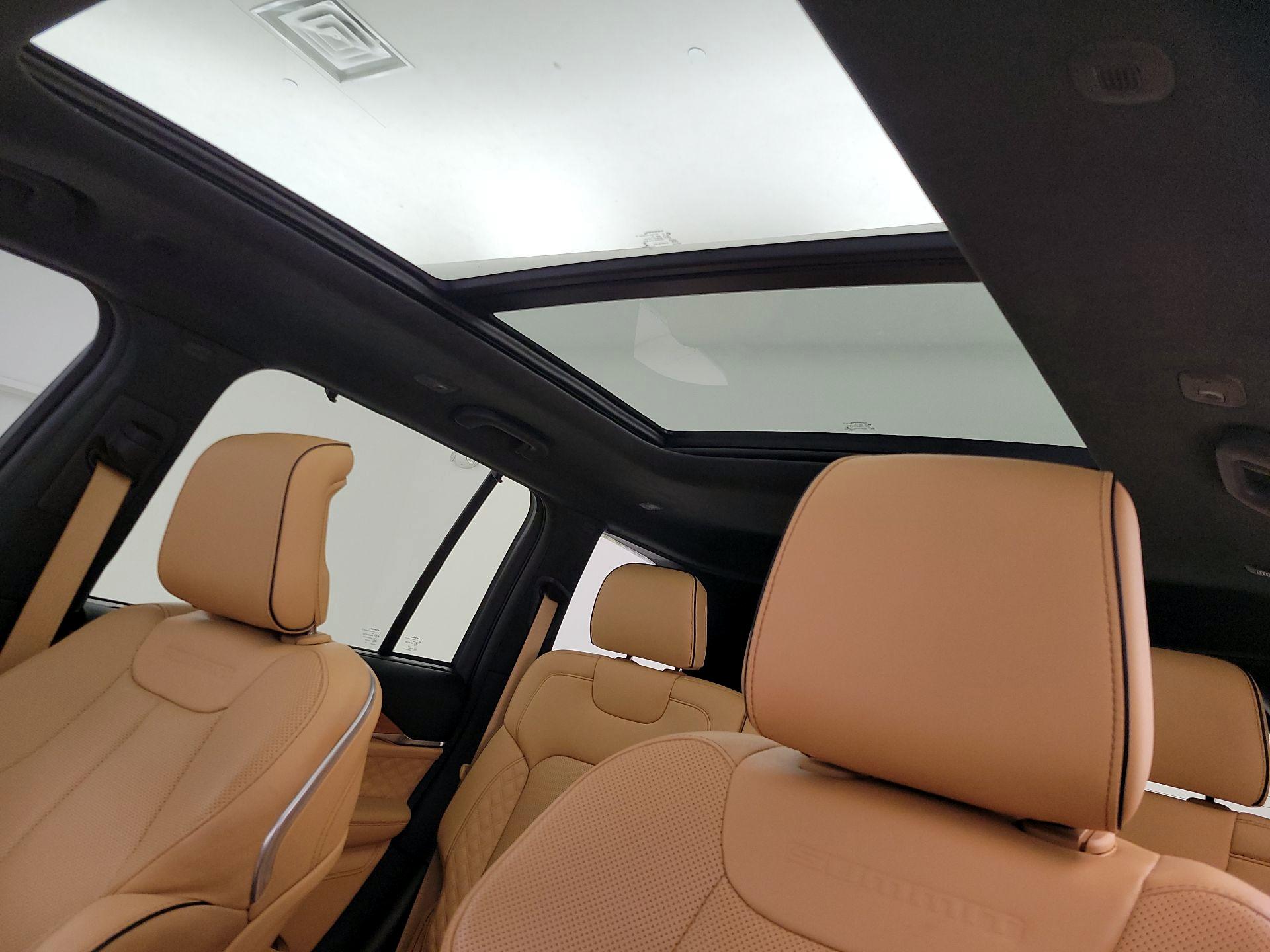 Thumbnail: 2022 Jeep Grand Cherokee - 20