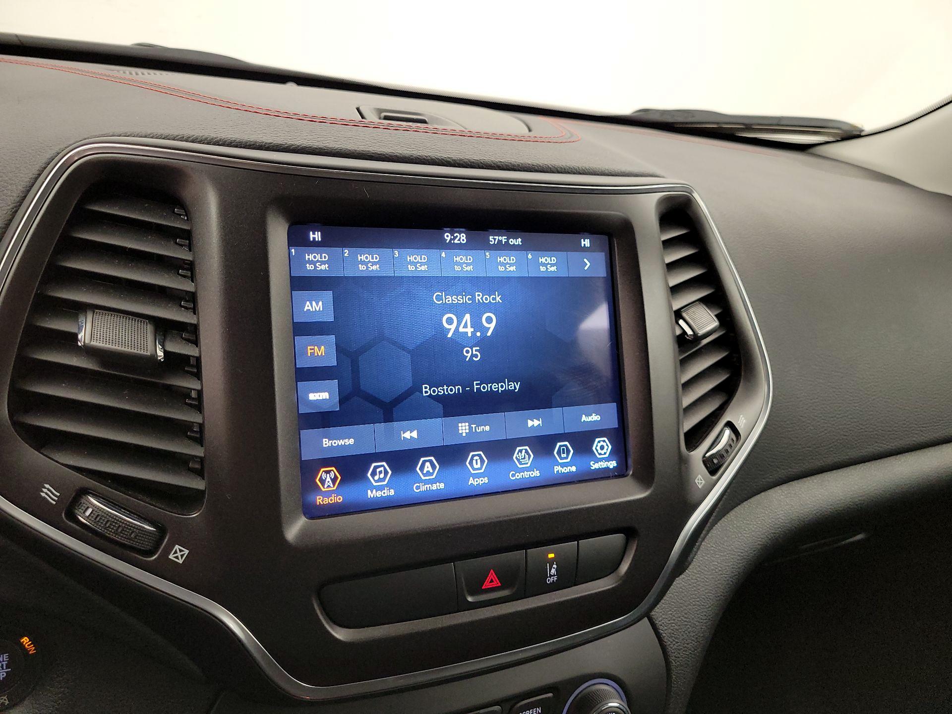 Thumbnail: 2022 Jeep Cherokee - 15