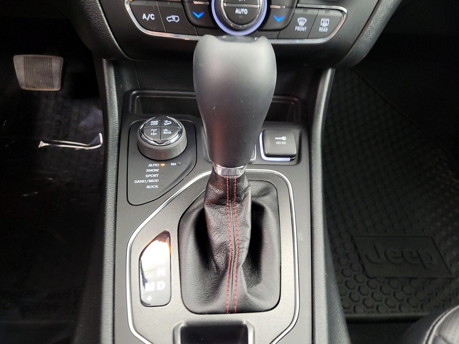 Thumbnail: 2022 Jeep Cherokee - 17