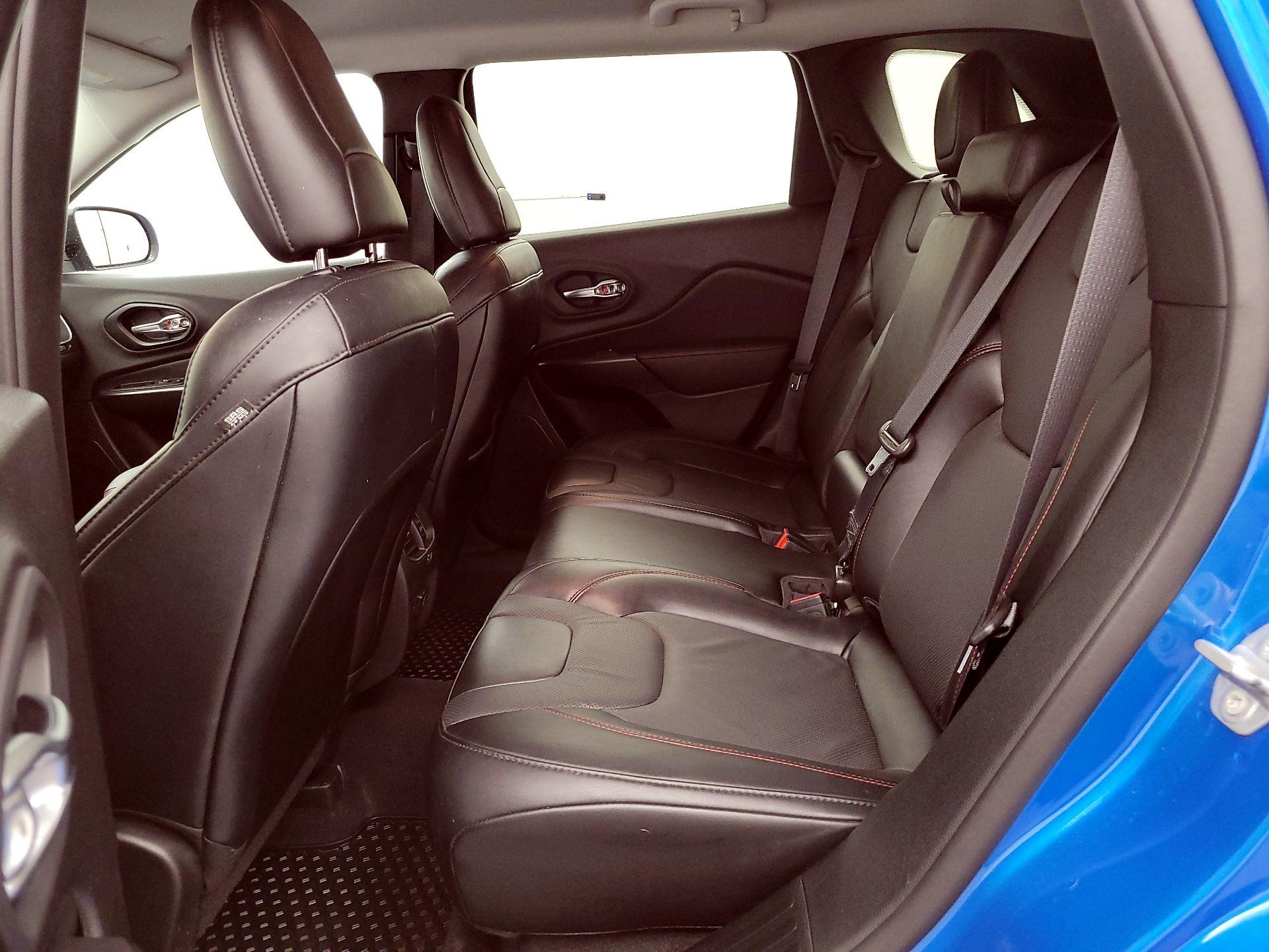 Thumbnail: 2022 Jeep Cherokee - 19