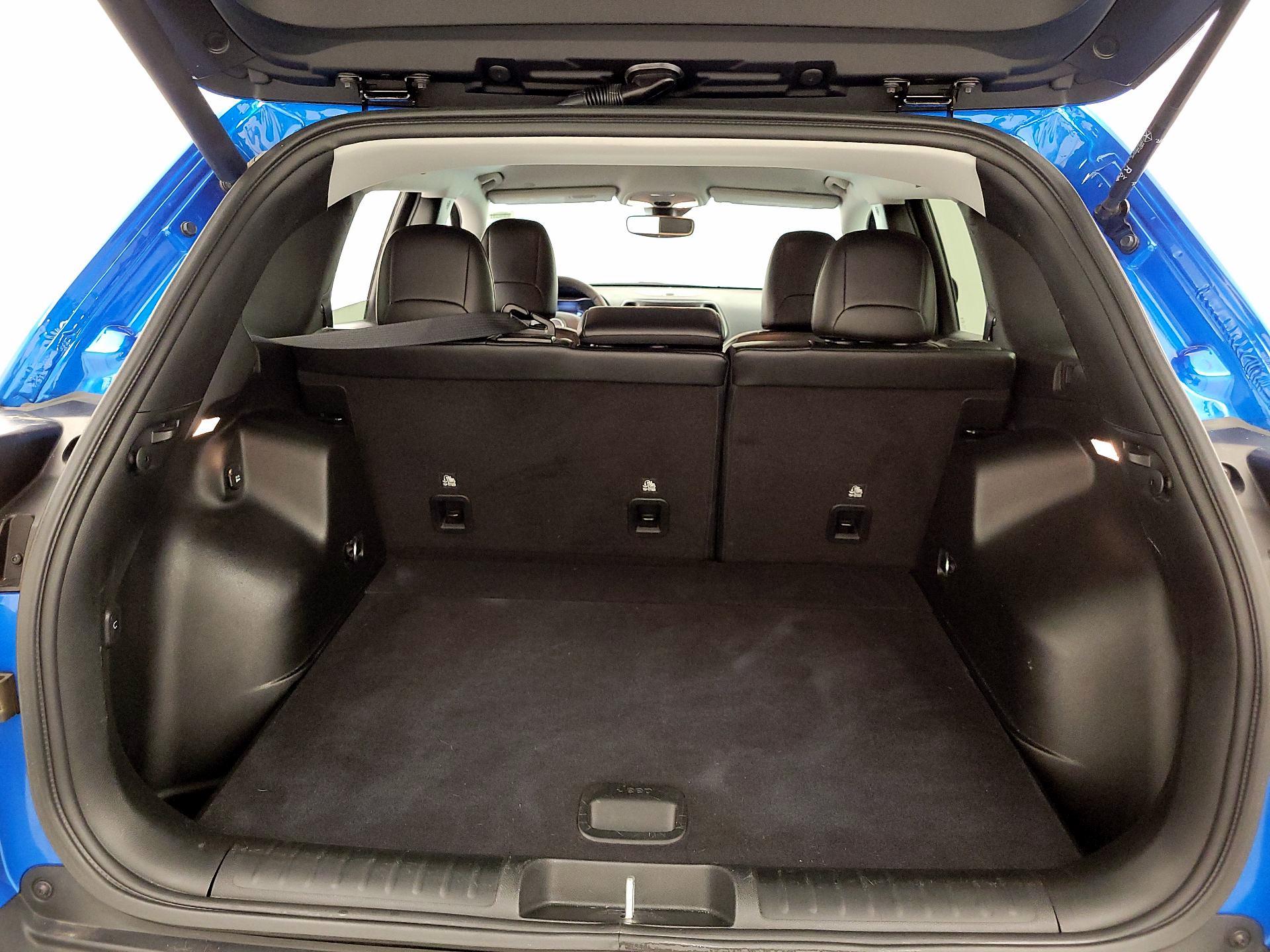 Thumbnail: 2022 Jeep Cherokee - 20