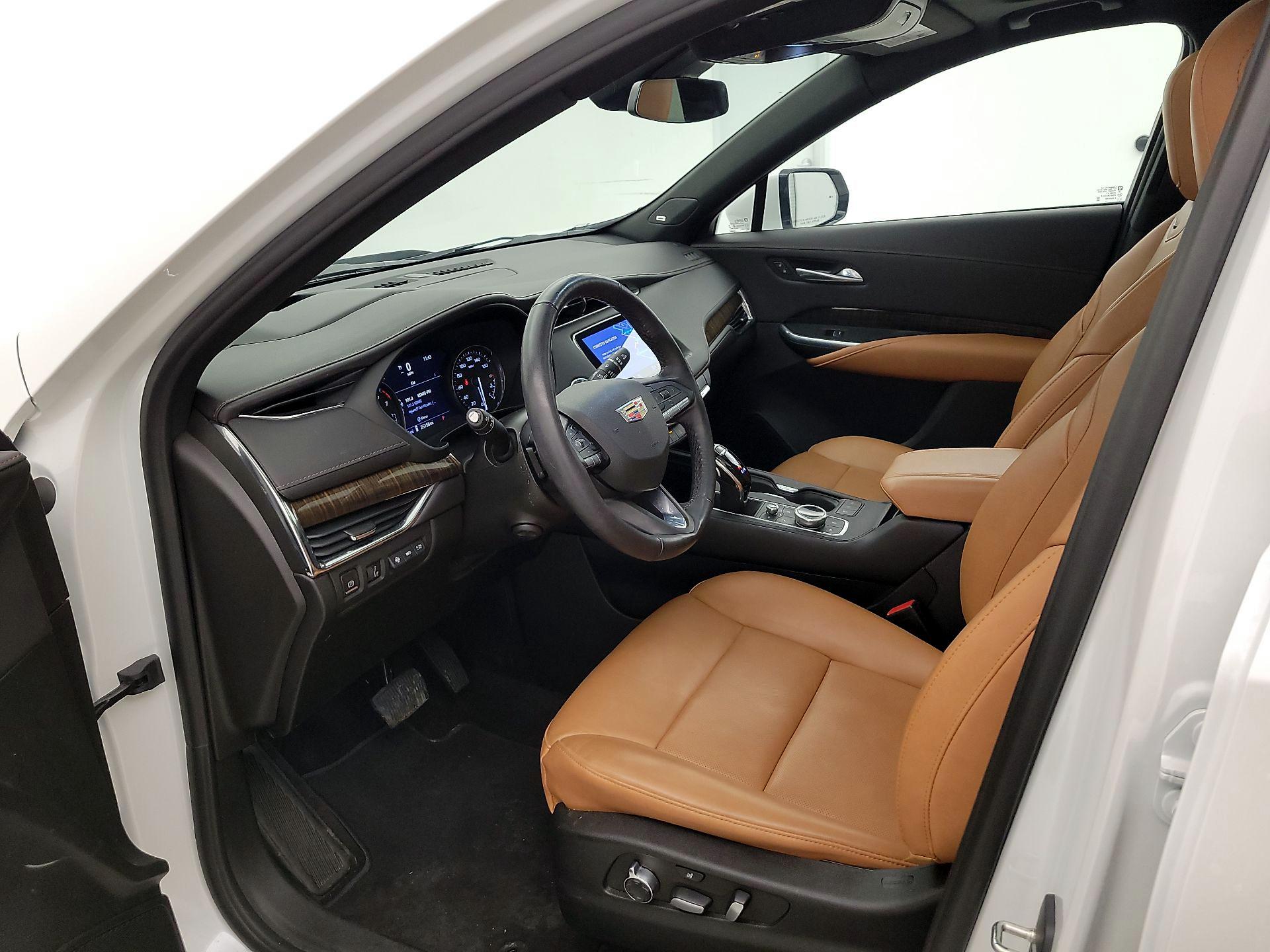 Thumbnail: 2023 Cadillac XT4 - 11