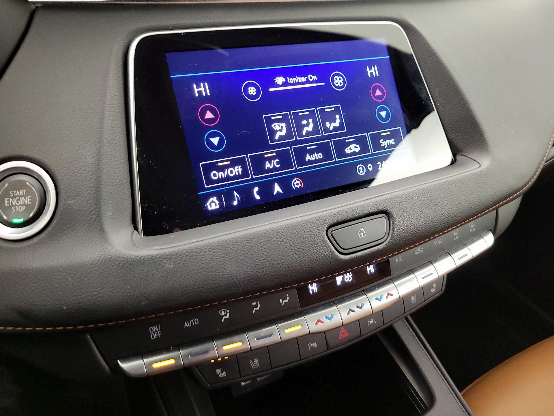 Thumbnail: 2023 Cadillac XT4 - 17