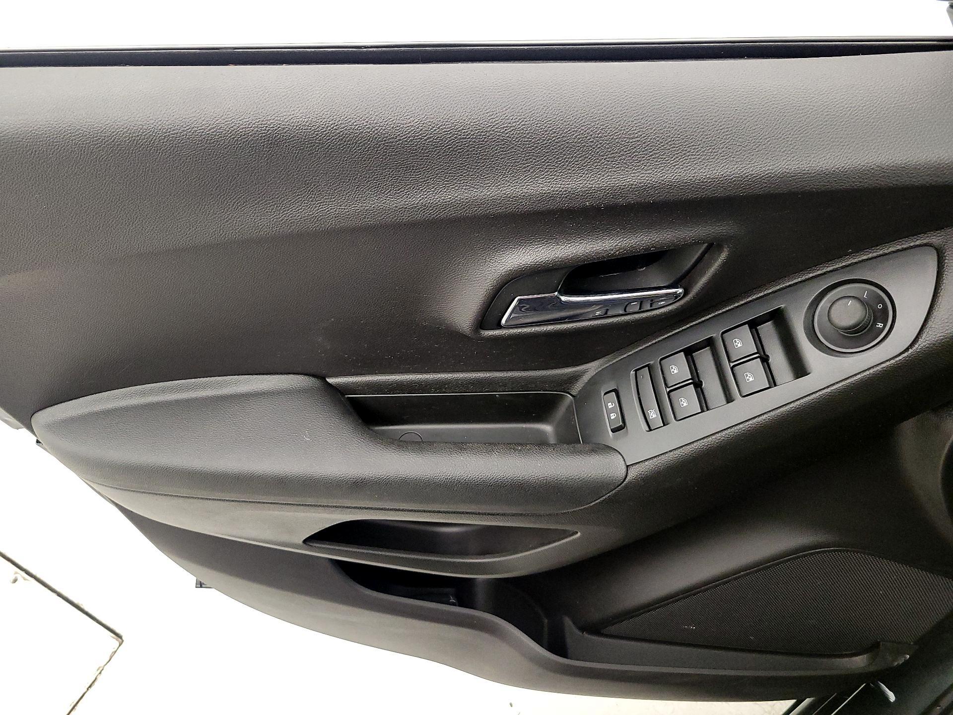 Thumbnail: 2018 Chevrolet Trax - 12