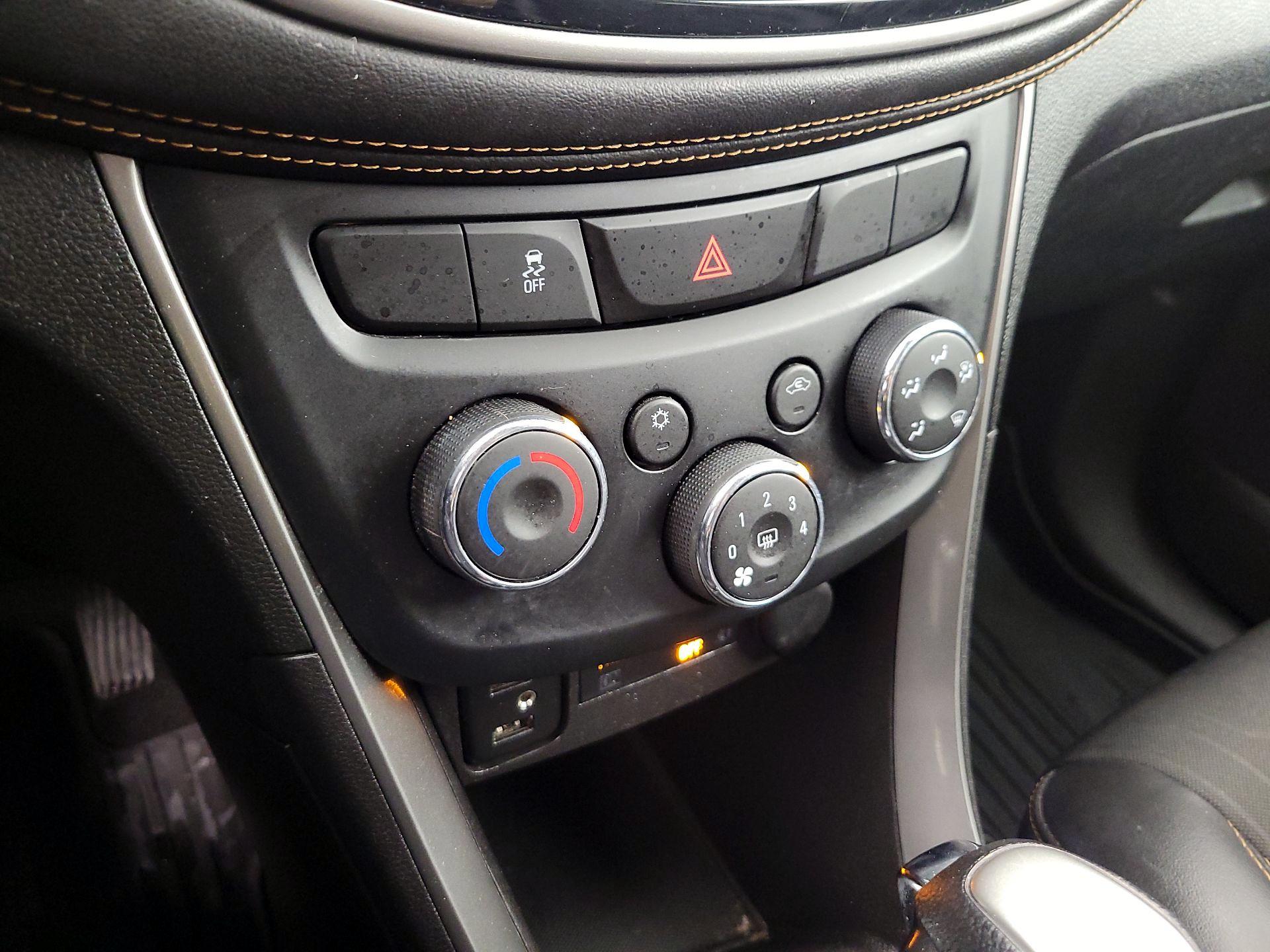 Thumbnail: 2018 Chevrolet Trax - 17