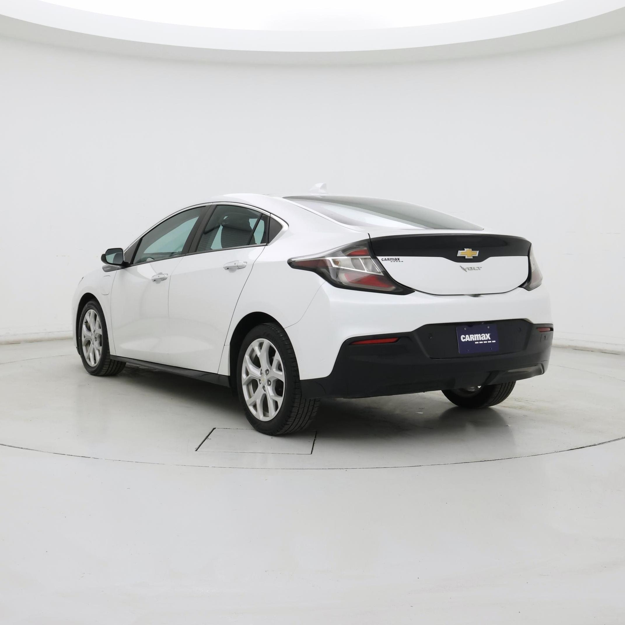 Thumbnail: 2016 Chevrolet Volt - 2