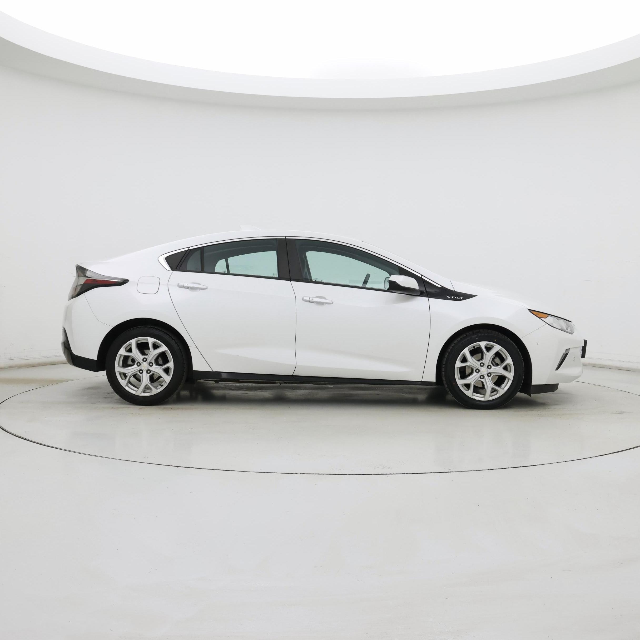 Thumbnail: 2016 Chevrolet Volt - 7